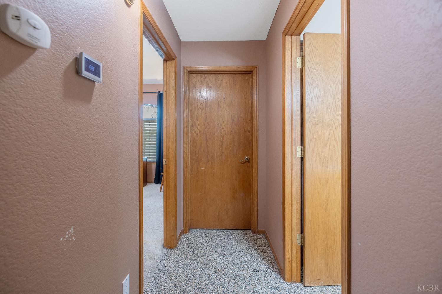 594 Diana Ct, Hanford, CA 93230