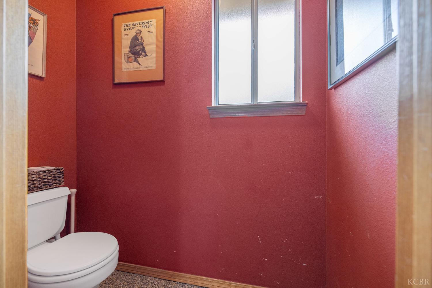 594 Diana Ct, Hanford, CA 93230