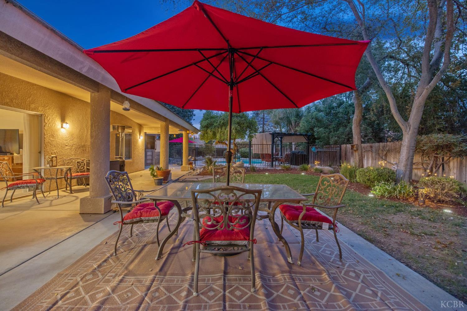 594 Diana Ct, Hanford, CA 93230