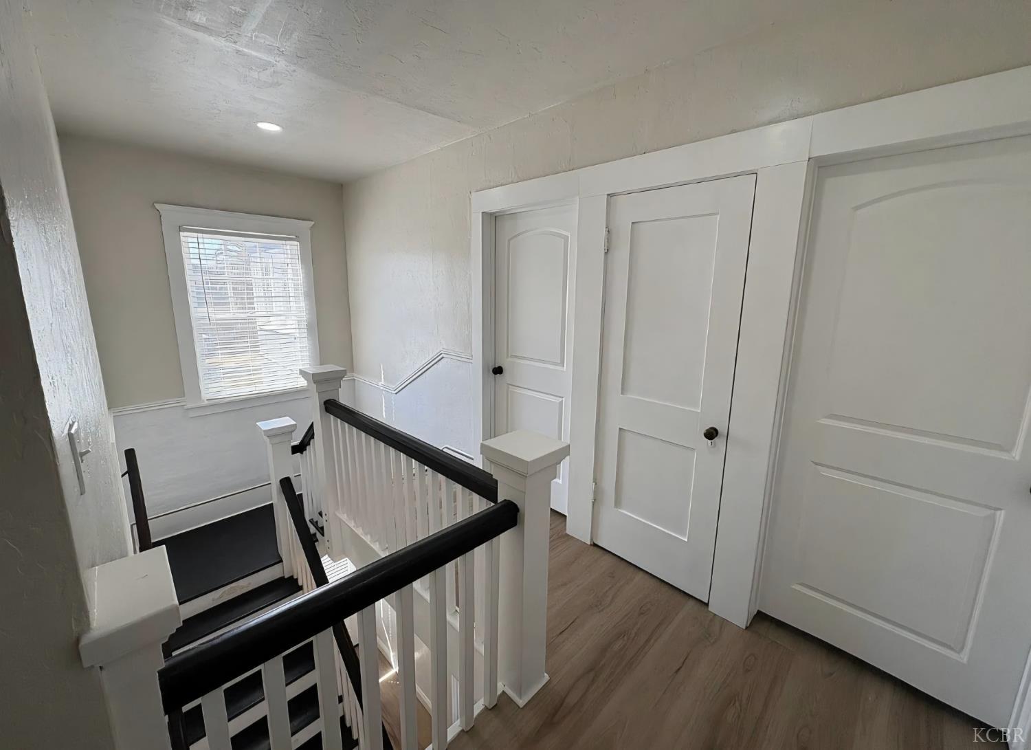 209 E 11th St, Hanford, CA 93230