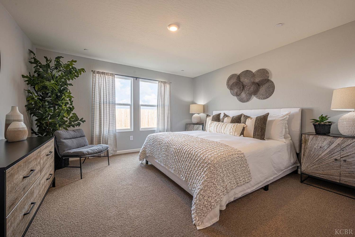 1143 52 BR Billingsley St, Hanford, CA 93230