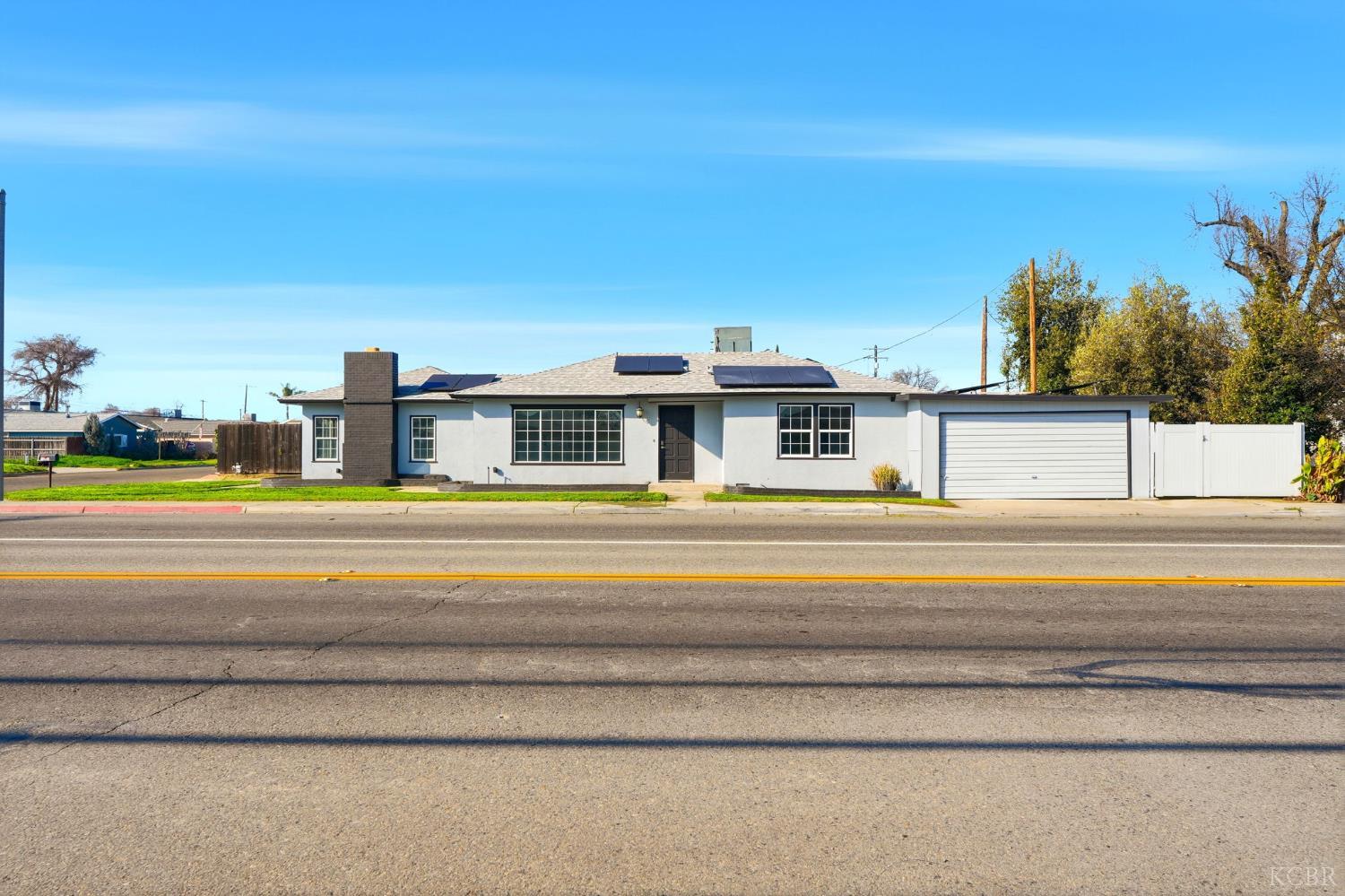 100 W Terrace Dr, Hanford, CA 93230