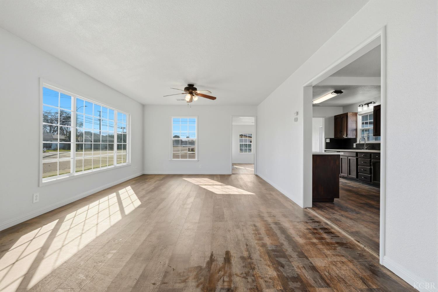 100 W Terrace Dr, Hanford, CA 93230