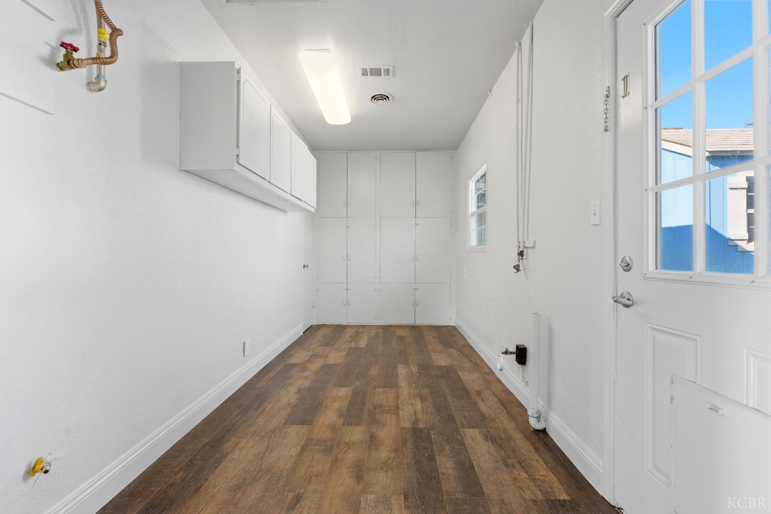 100 W Terrace Dr, Hanford, CA 93230