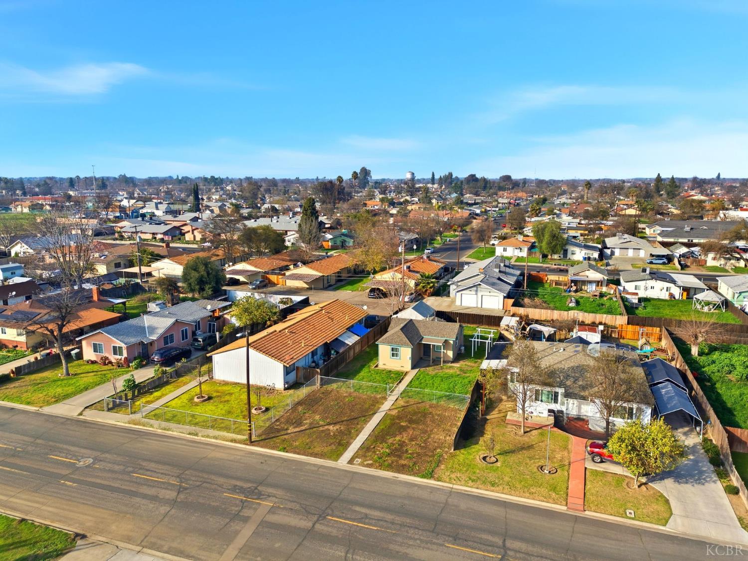 402 E Elm St, Hanford, CA 93230