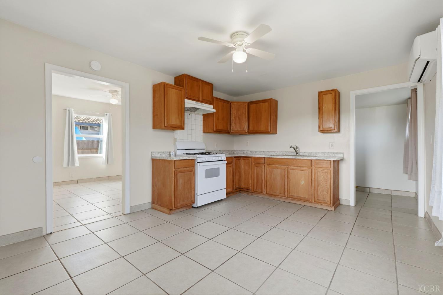 402 E Elm St, Hanford, CA 93230