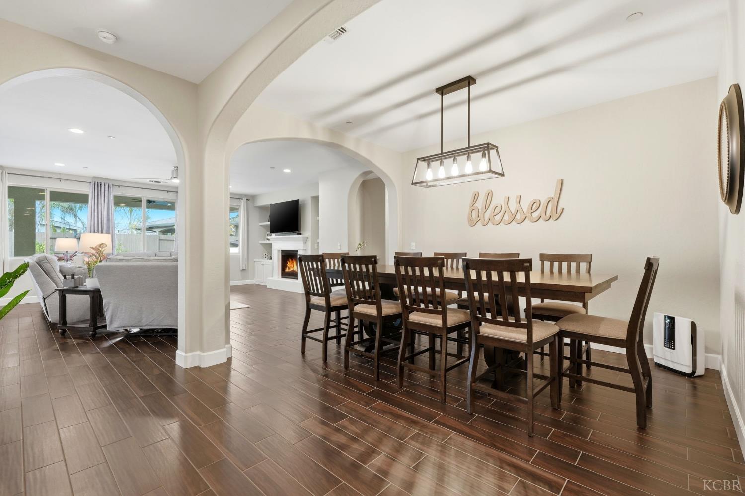 3262 N Morning Dove Ln, Hanford, CA 93230