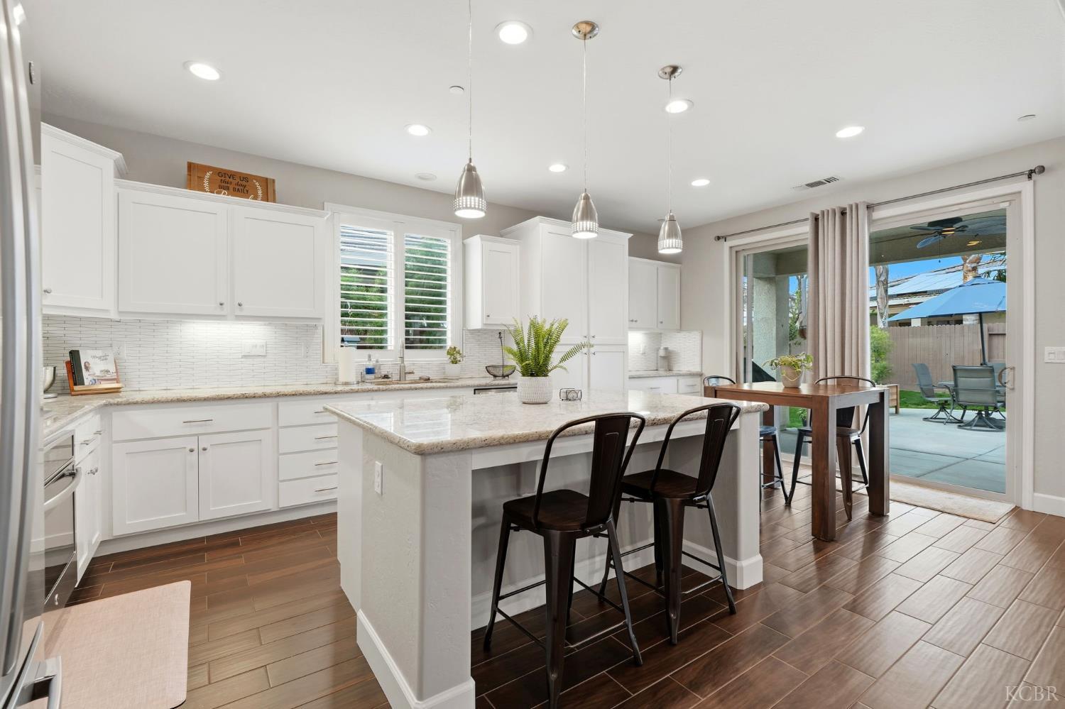 3262 N Morning Dove Ln, Hanford, CA 93230