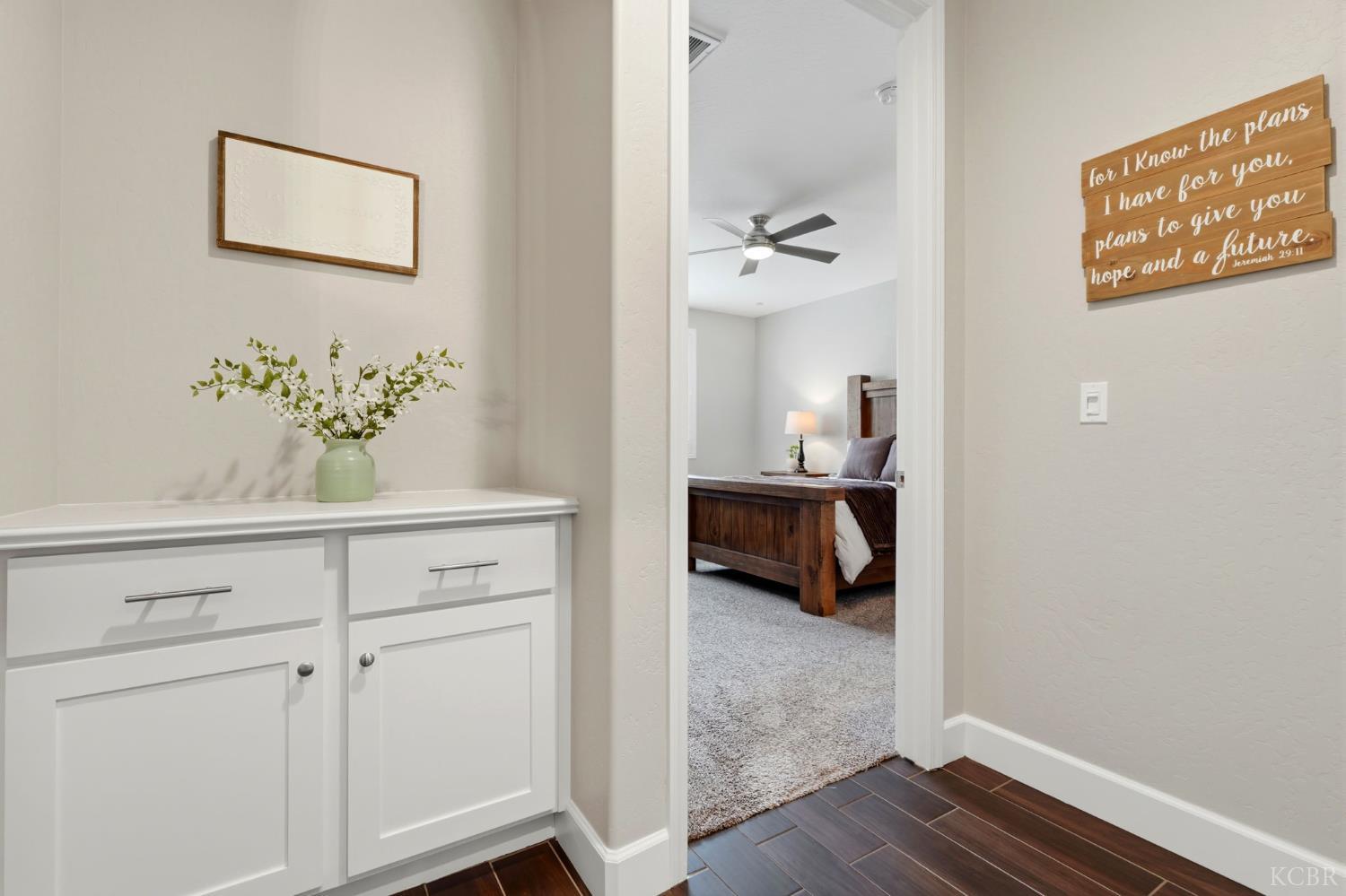 3262 N Morning Dove Ln, Hanford, CA 93230