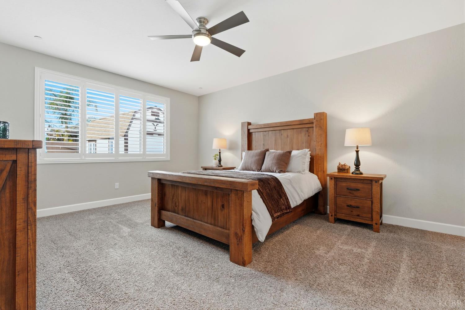 3262 N Morning Dove Ln, Hanford, CA 93230