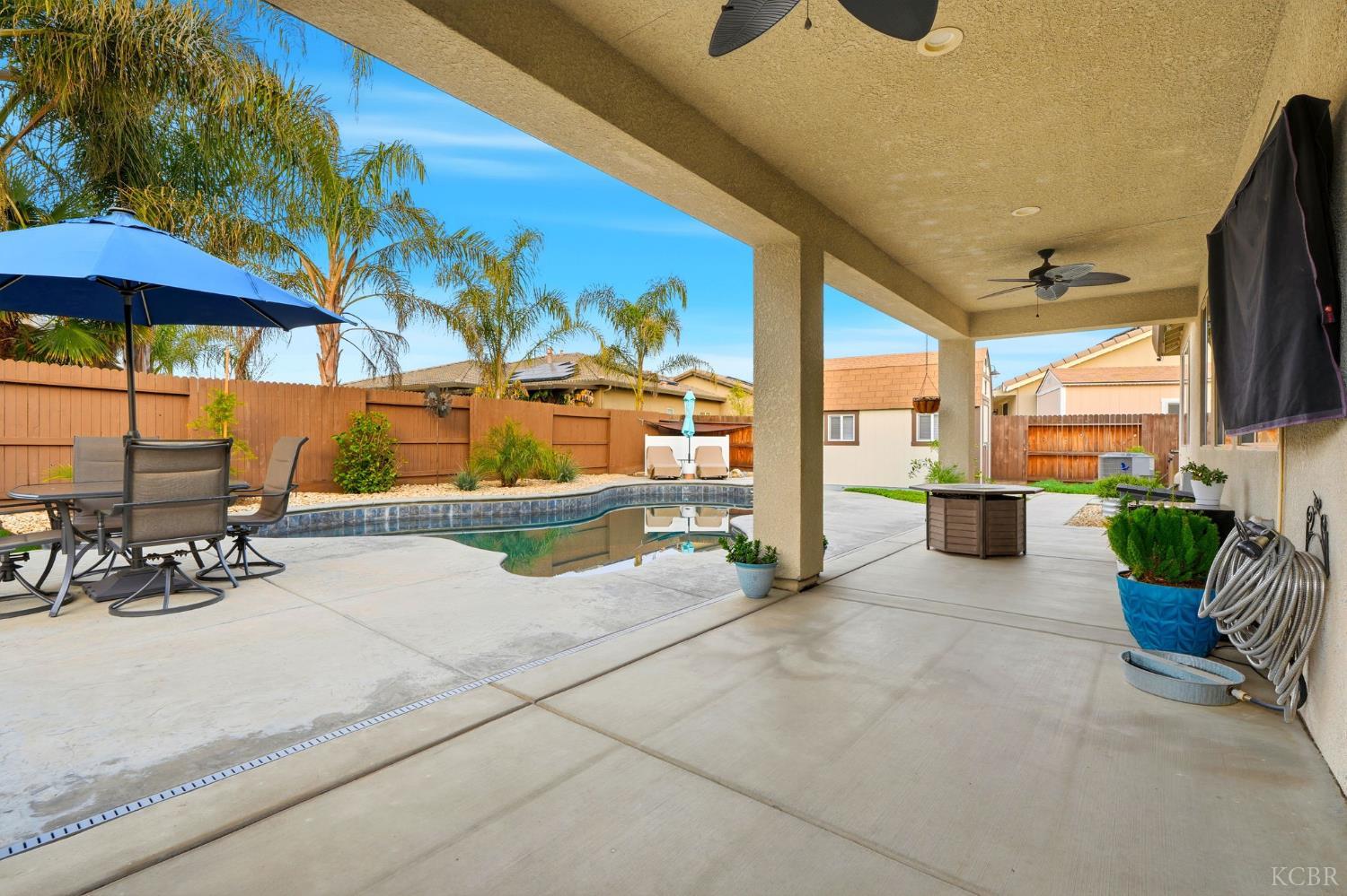 3262 N Morning Dove Ln, Hanford, CA 93230