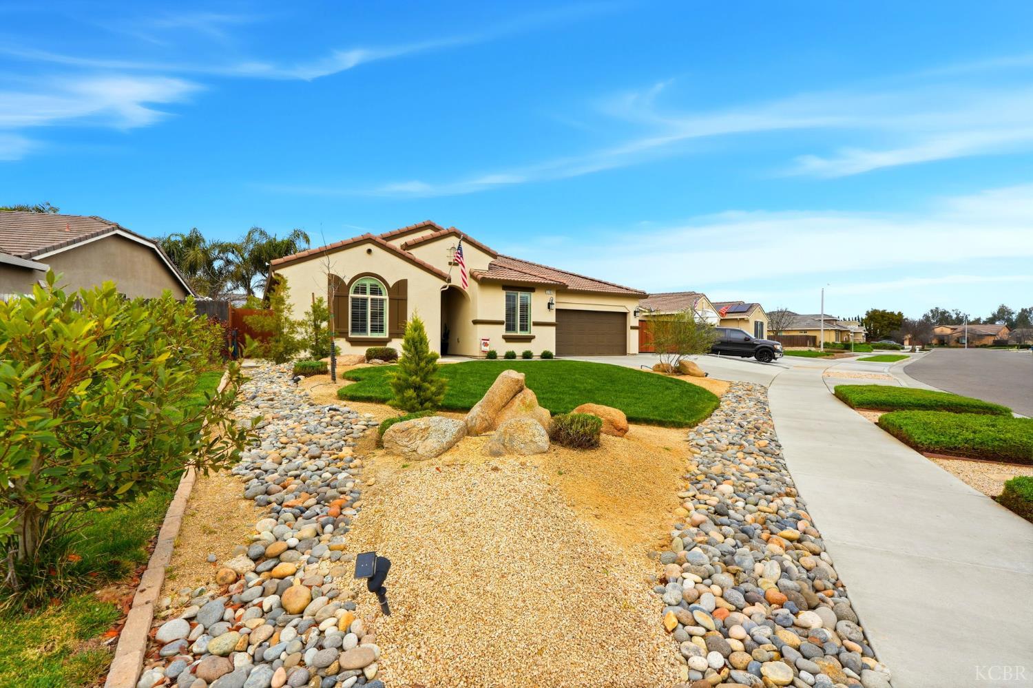 3262 N Morning Dove Ln, Hanford, CA 93230