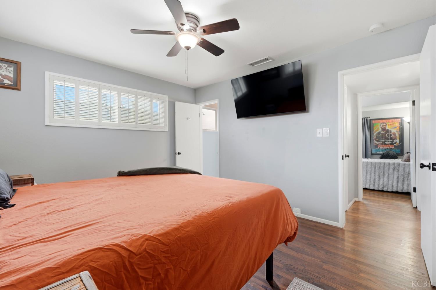 129 W Terrace Dr, Hanford, CA 93230