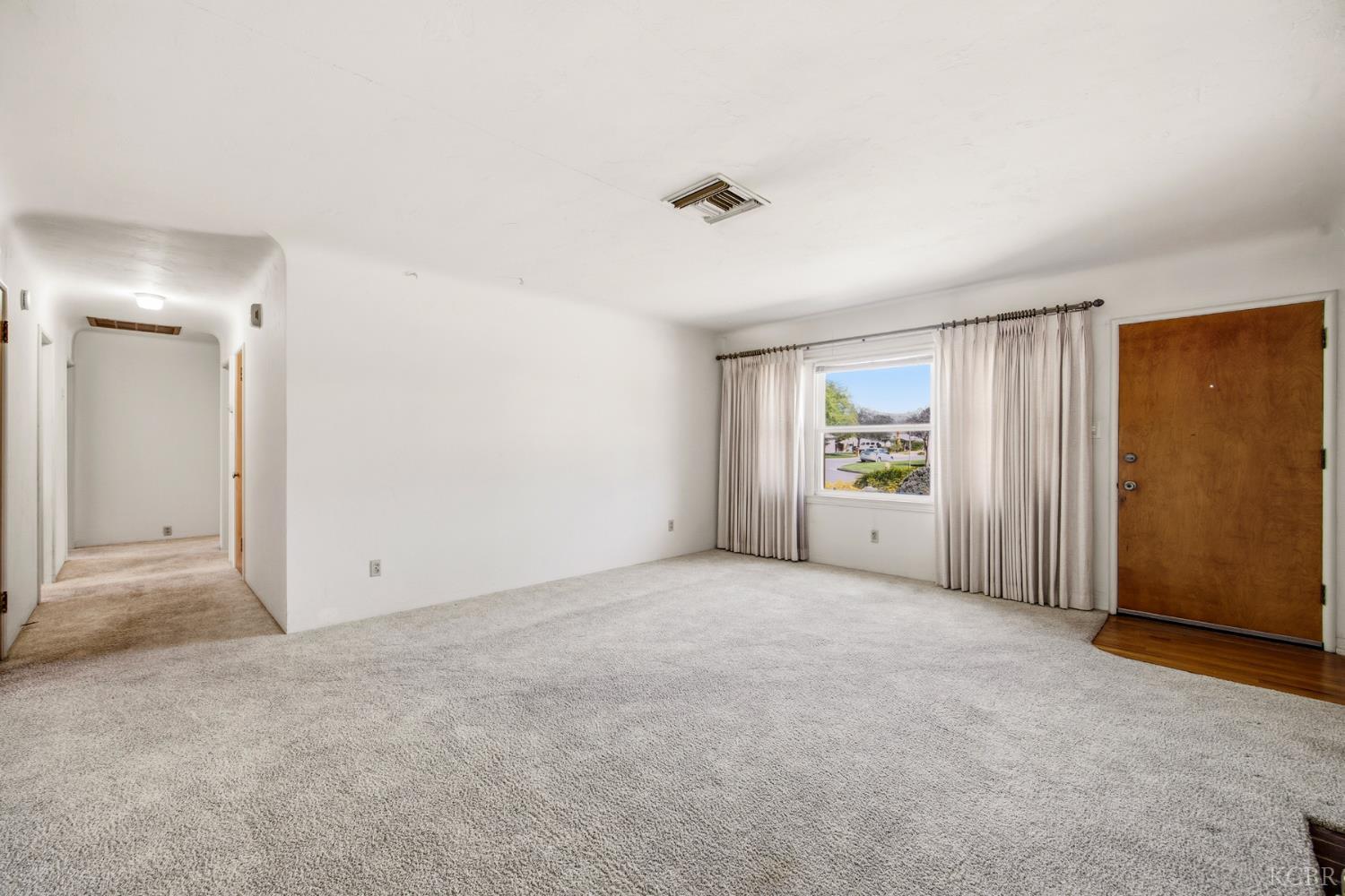 2080 McKinley Ave, Hanford, CA 93230