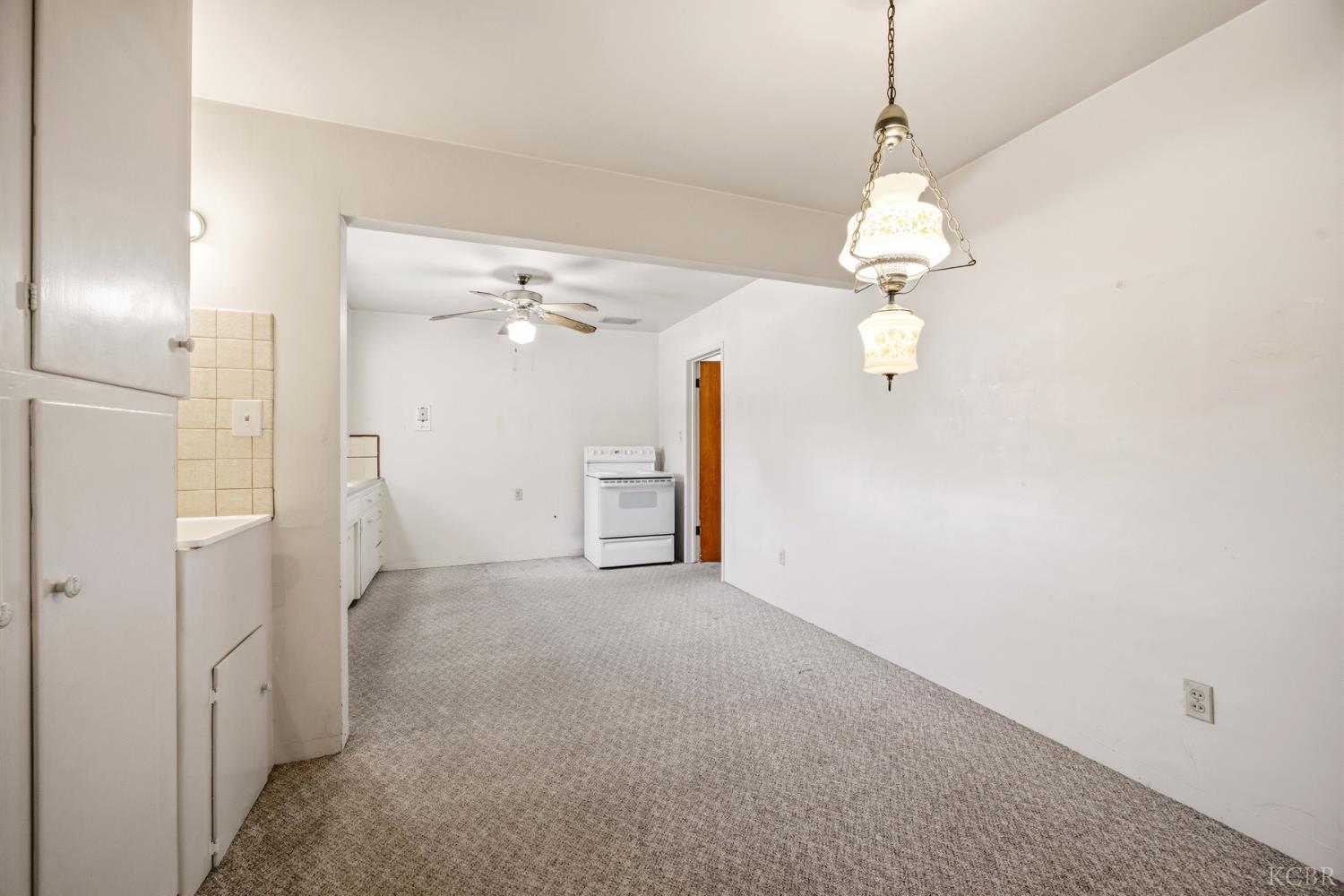 2080 McKinley Ave, Hanford, CA 93230