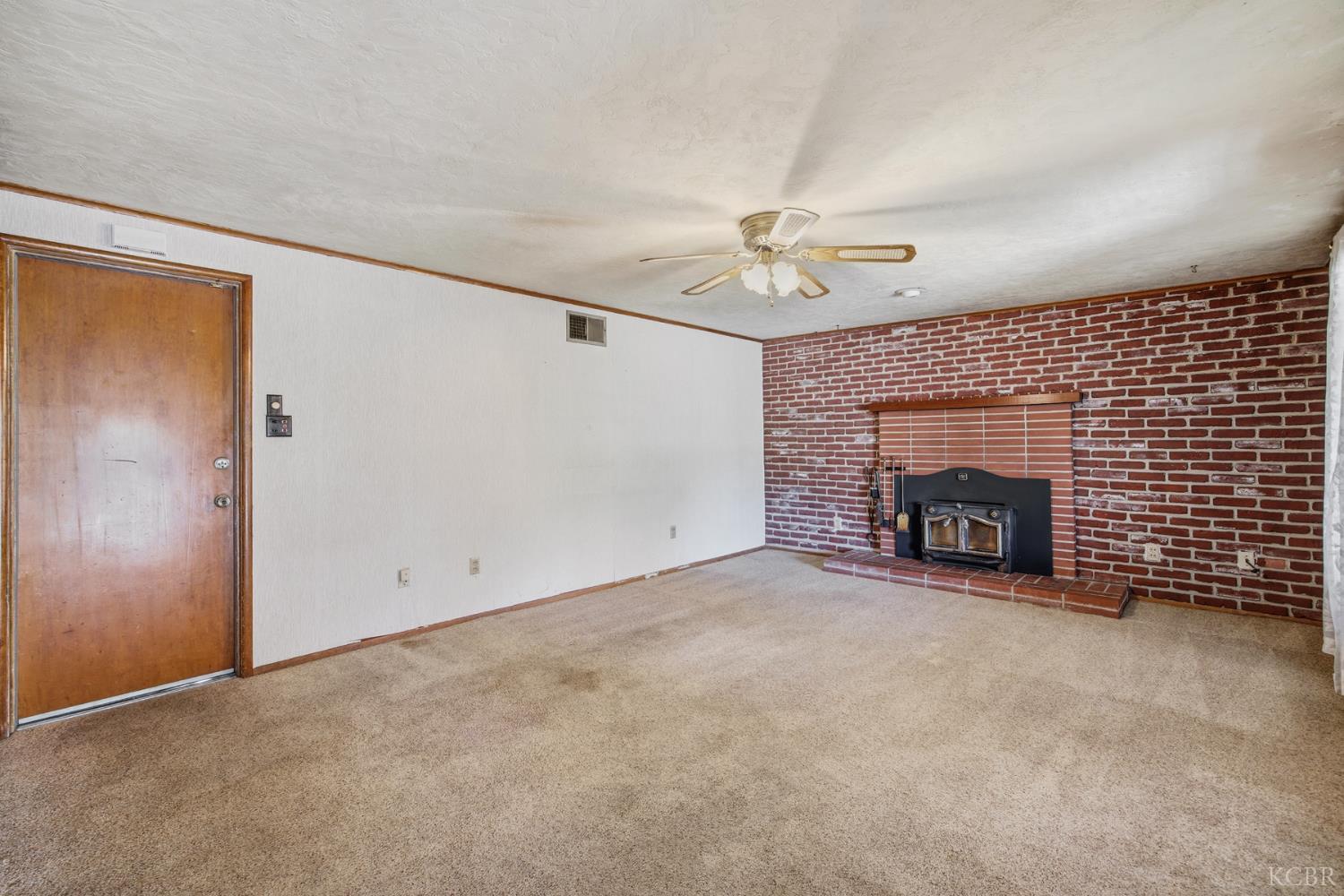 2080 McKinley Ave, Hanford, CA 93230