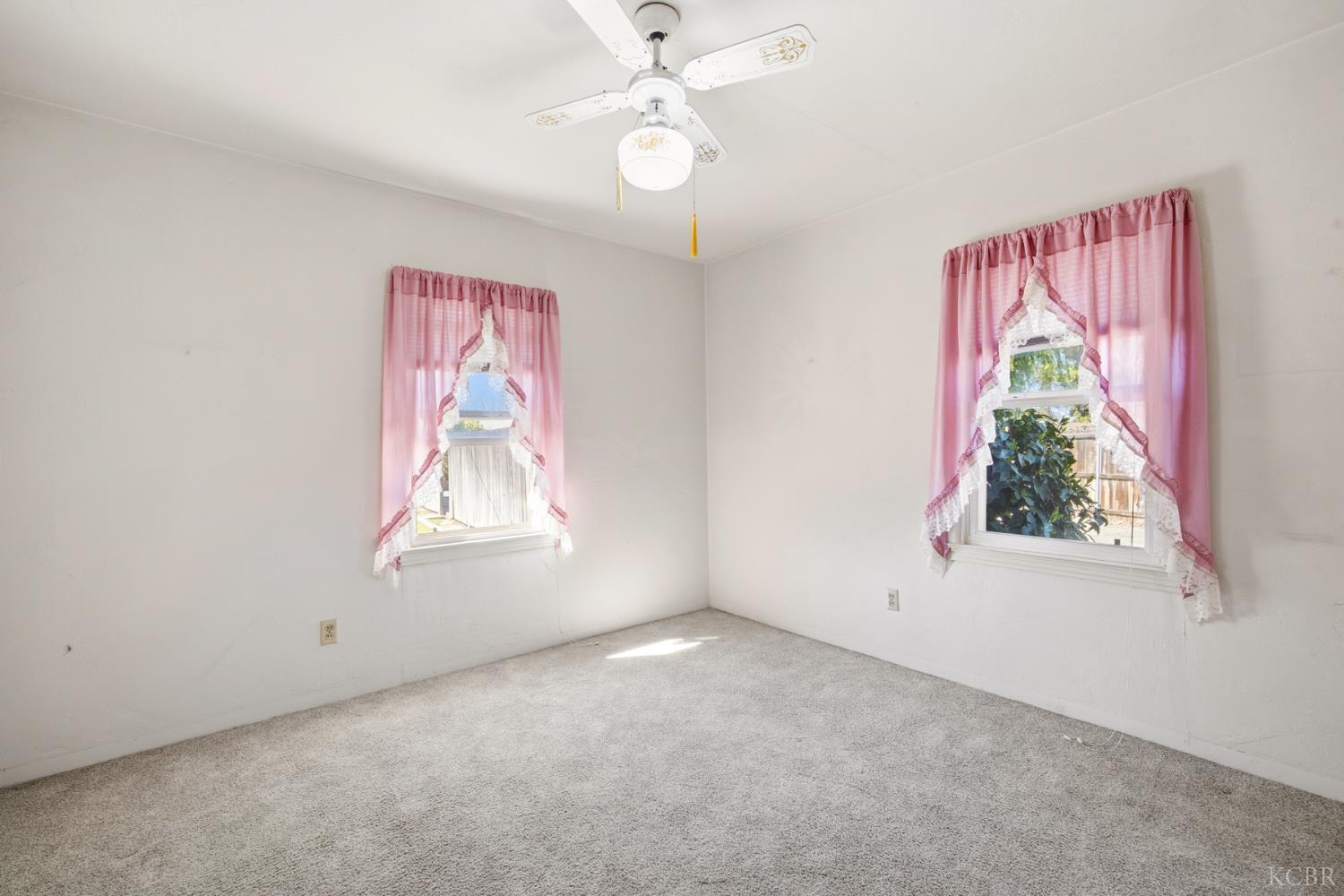 2080 McKinley Ave, Hanford, CA 93230