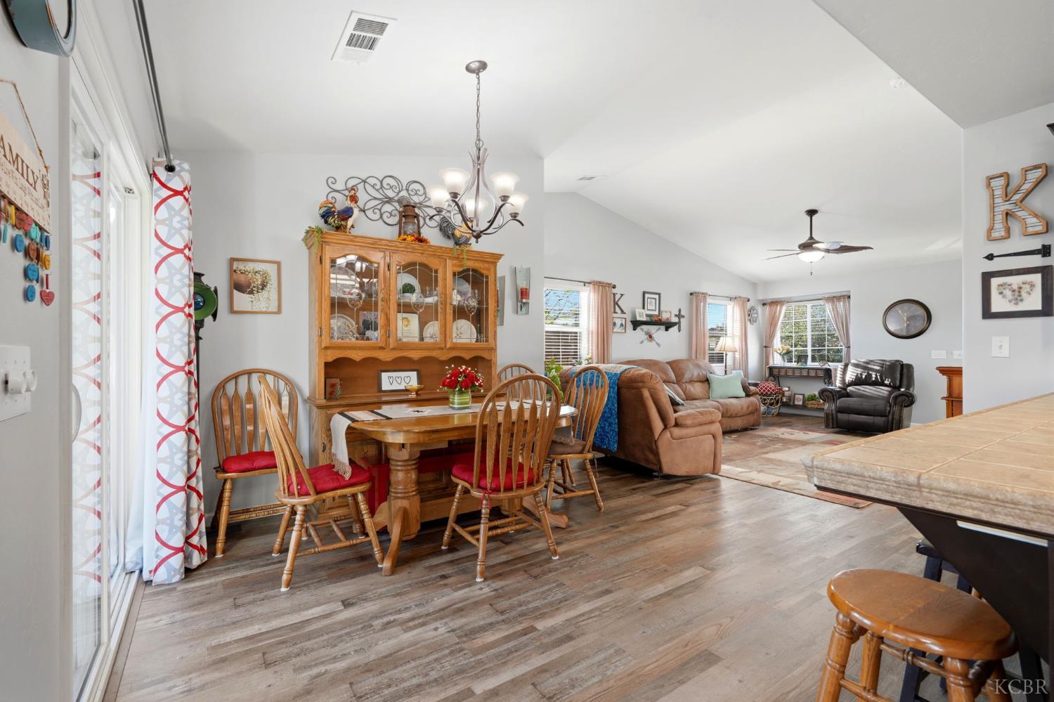 1431 W Ambassador Way, Hanford, CA 93230