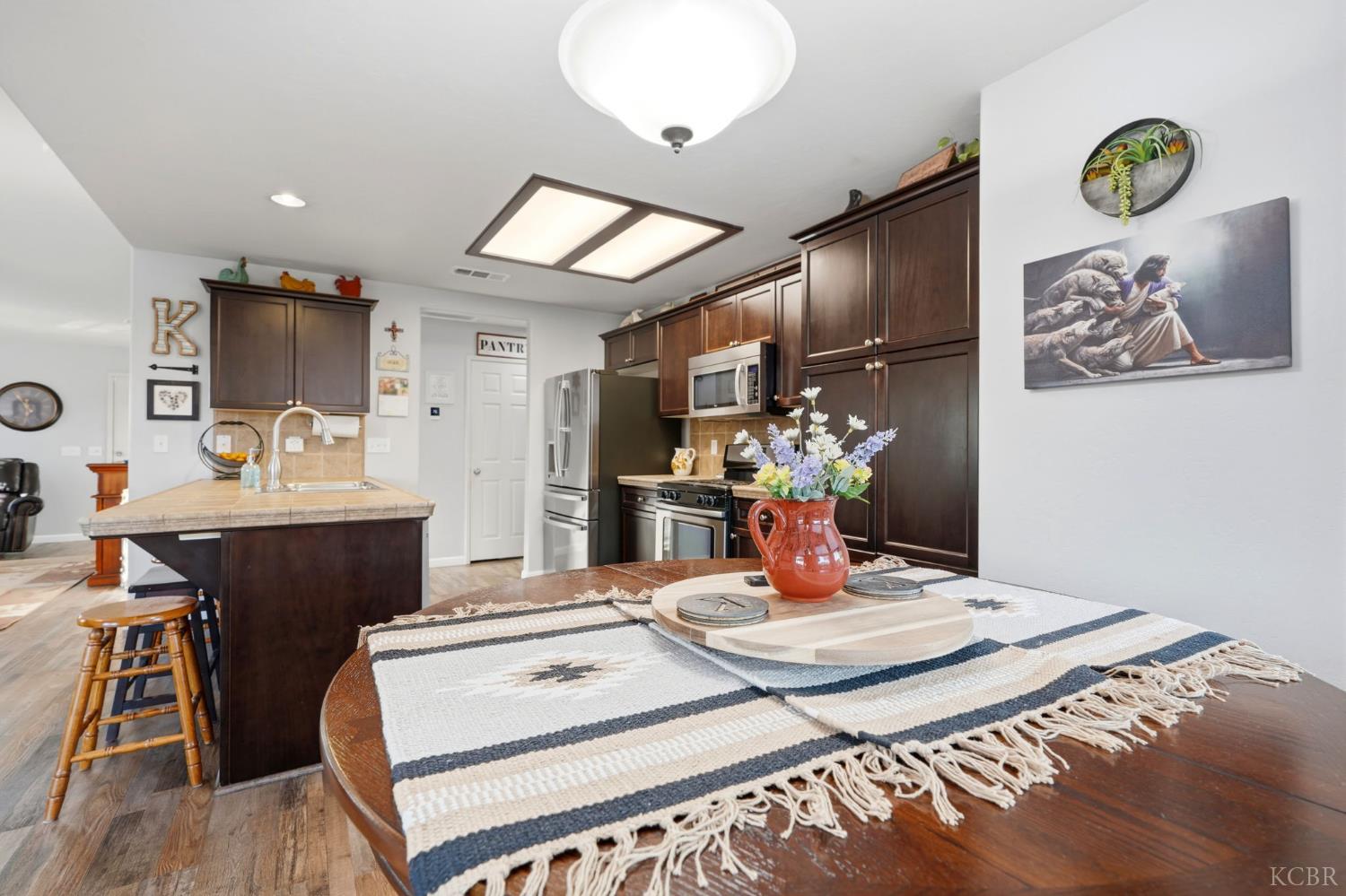 1431 W Ambassador Way, Hanford, CA 93230