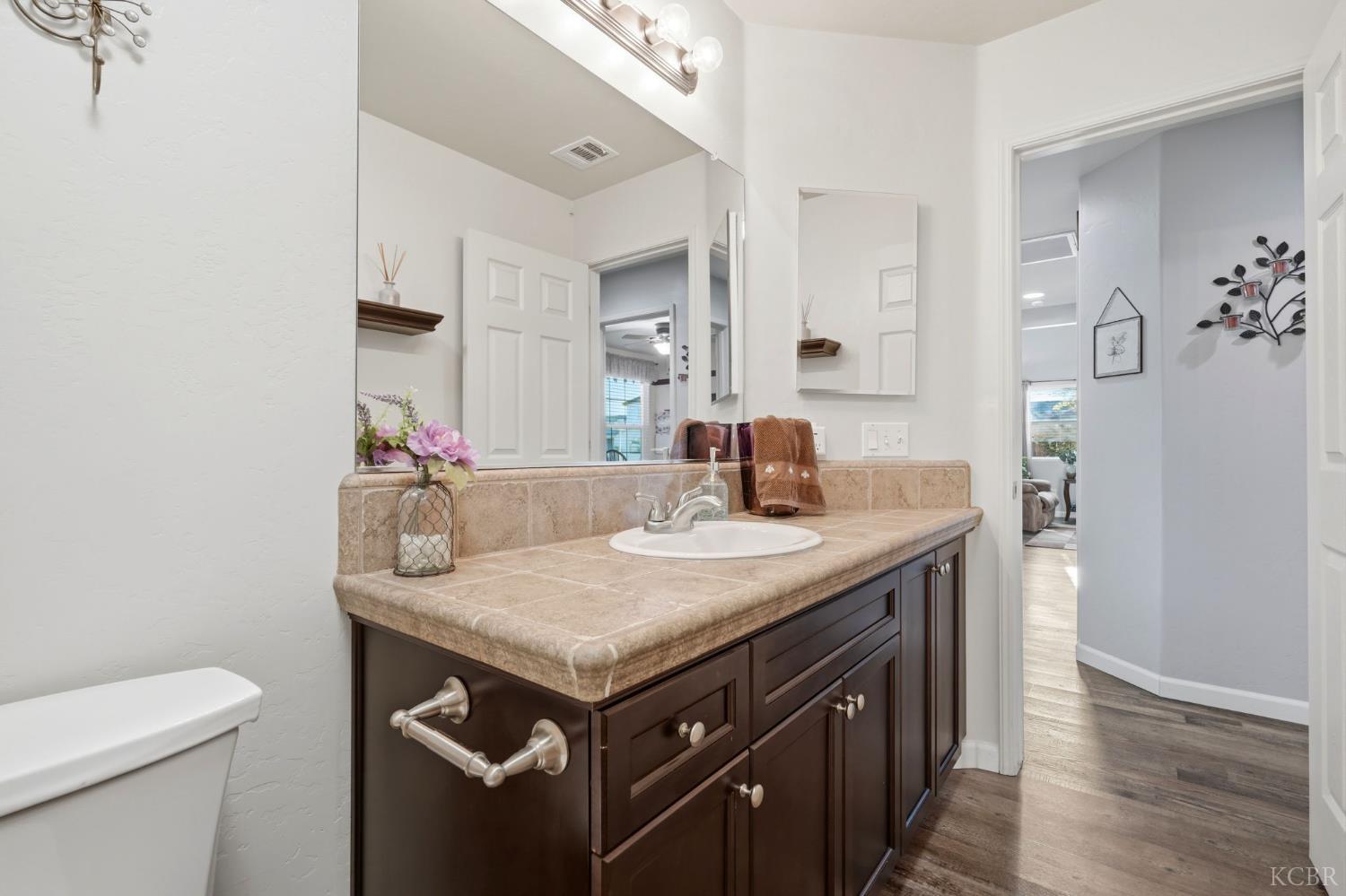 1431 W Ambassador Way, Hanford, CA 93230