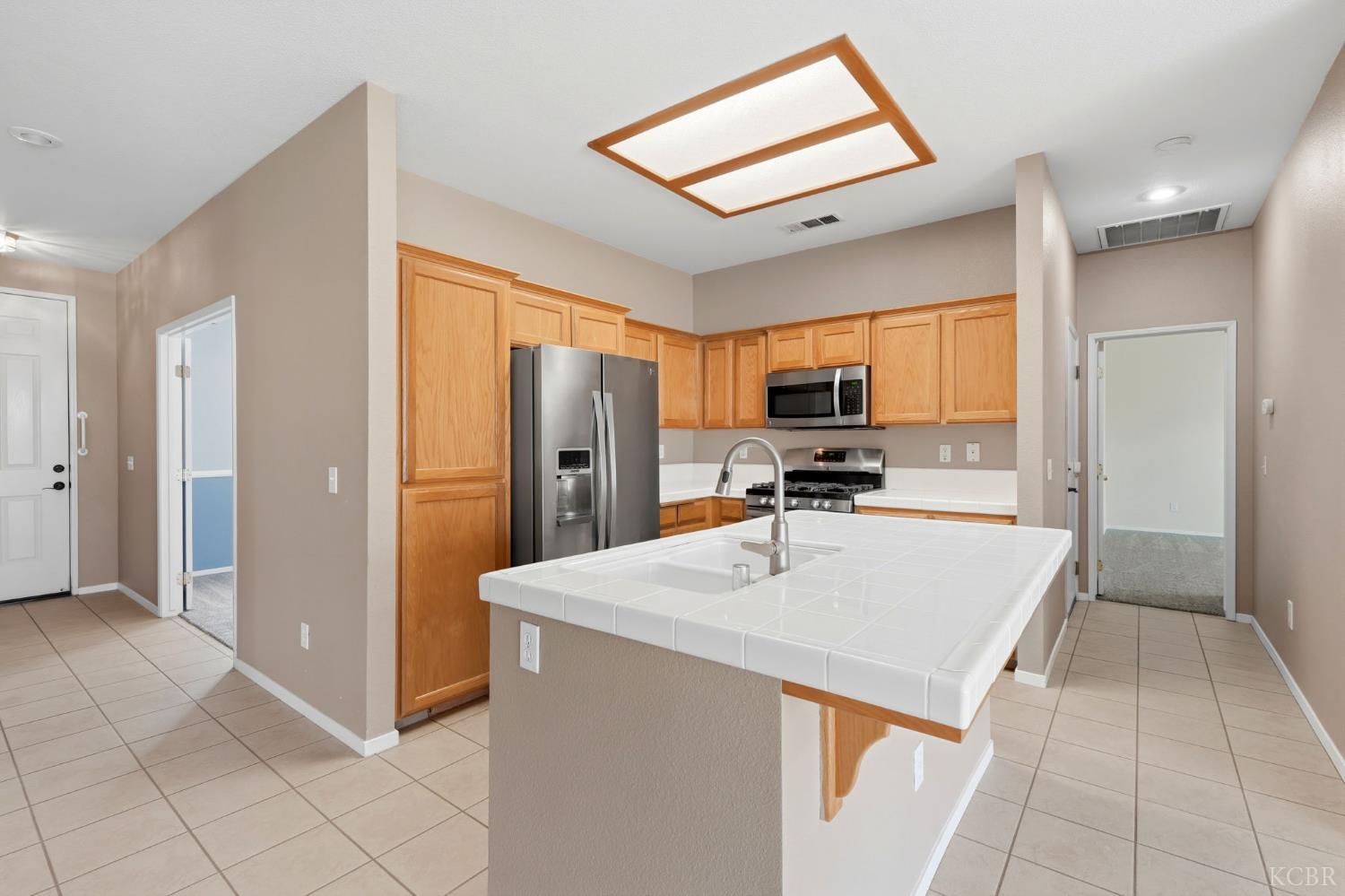 1788 W Rio Hondo Ct, Hanford, CA 93230