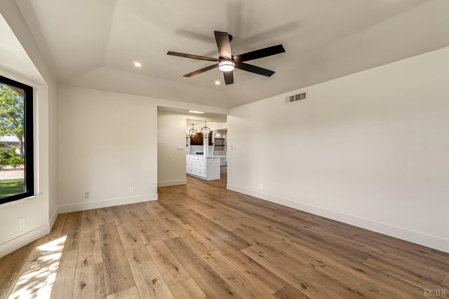 300 W Adrian Way, Hanford, CA 93230