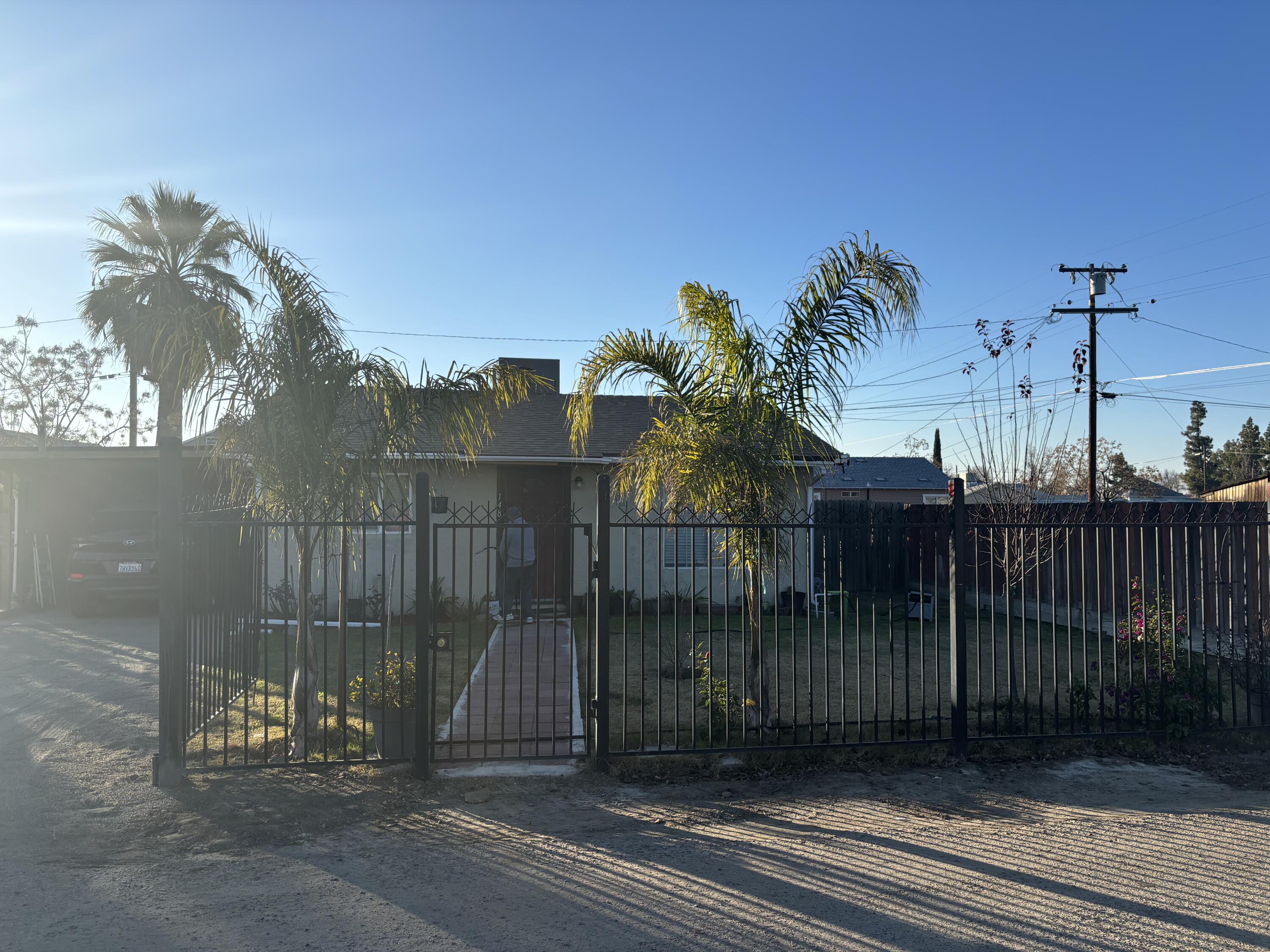 148 Walnut St, Hanford, CA 93230