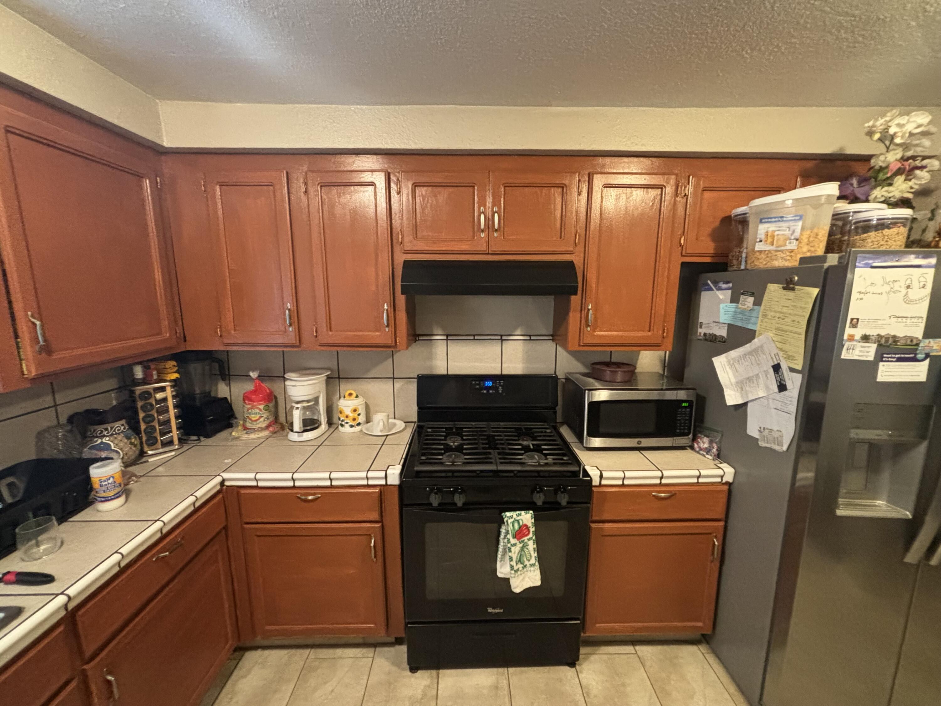 148 Walnut St, Hanford, CA 93230