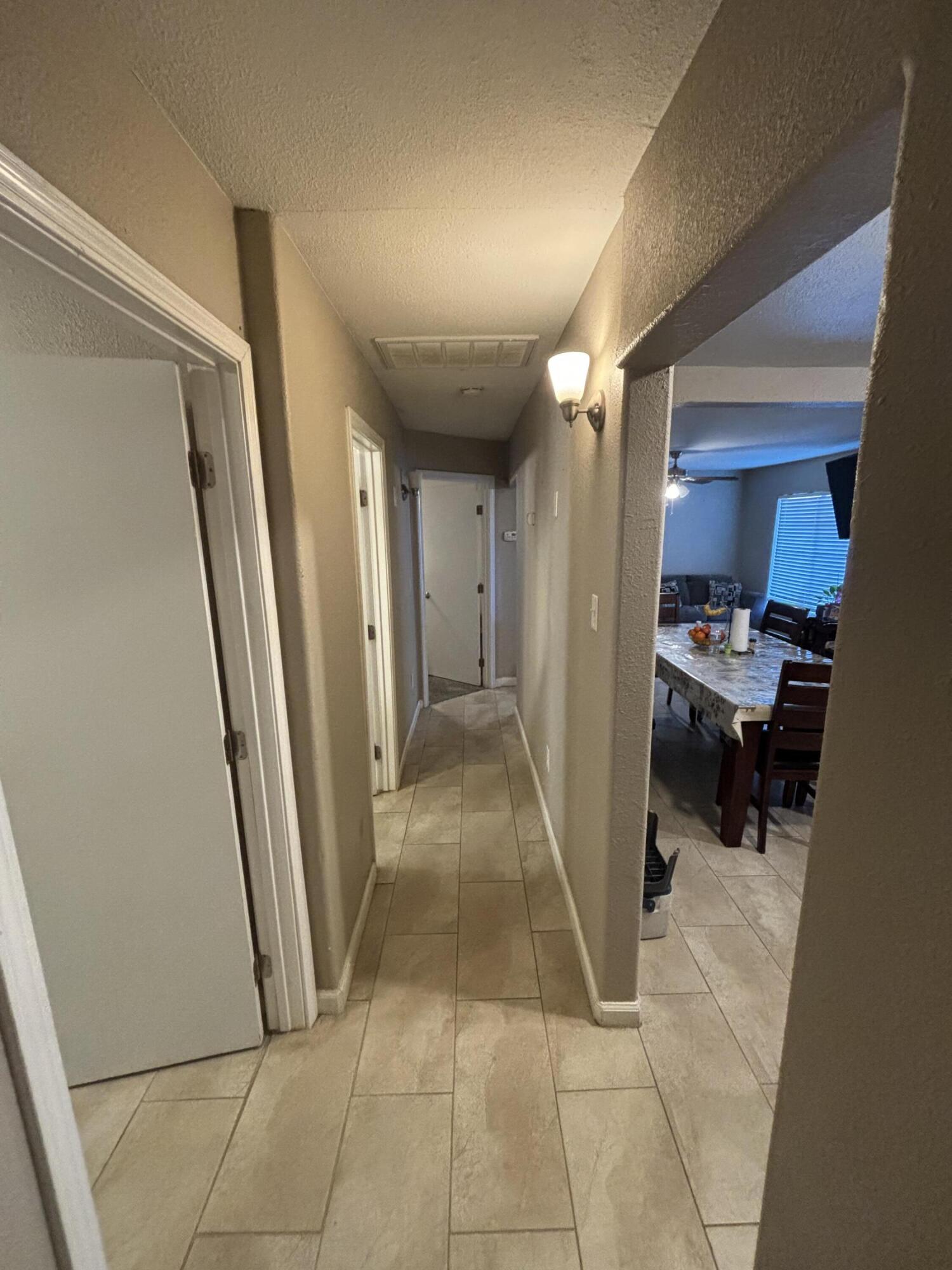 148 Walnut St, Hanford, CA 93230