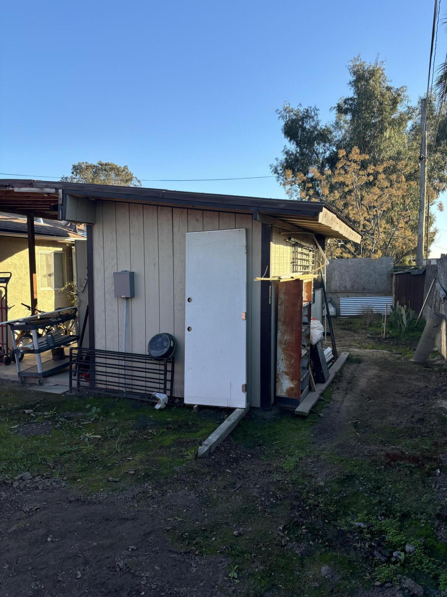 148 Walnut St, Hanford, CA 93230
