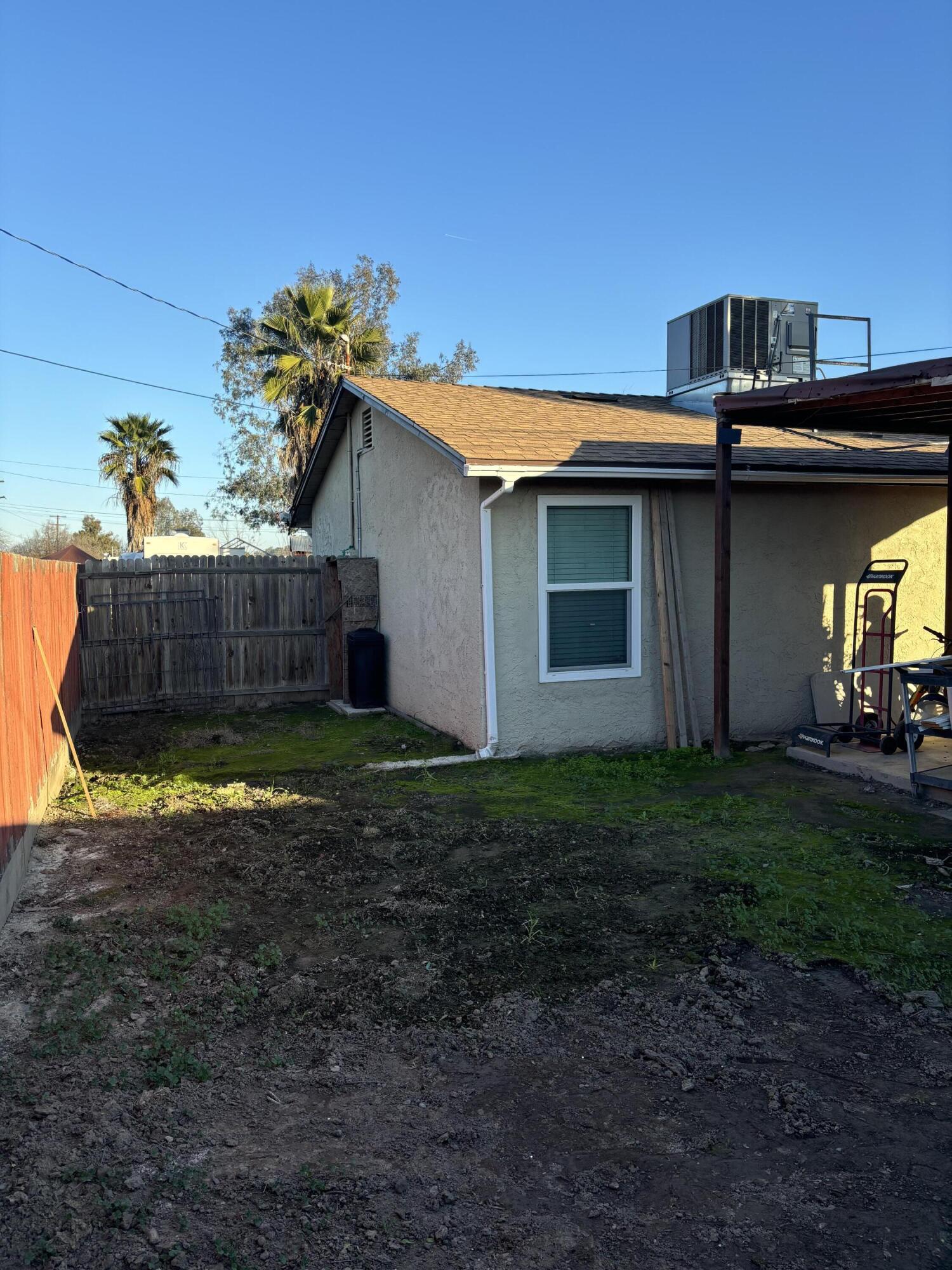 148 Walnut St, Hanford, CA 93230