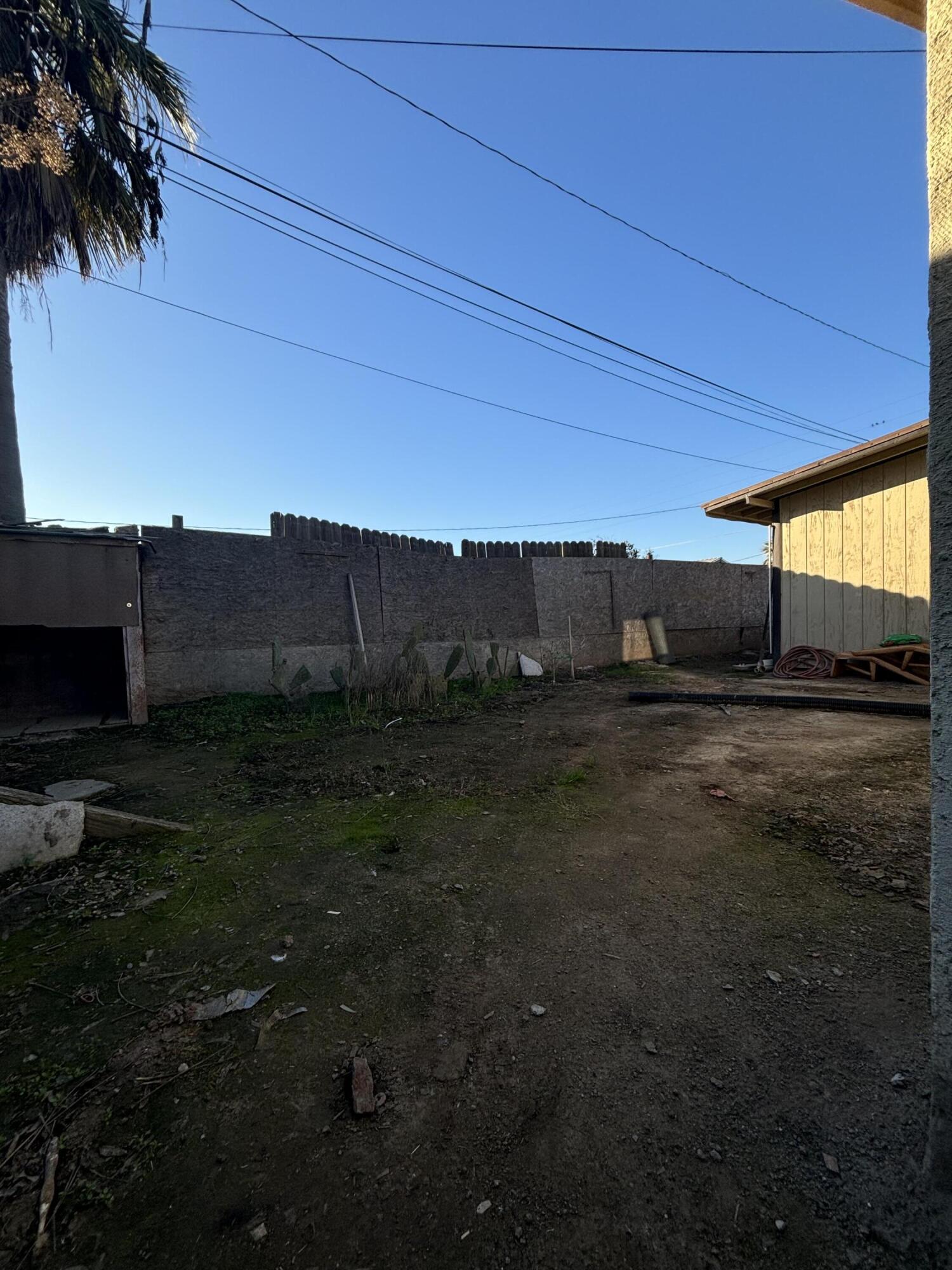 148 Walnut St, Hanford, CA 93230