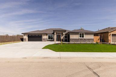 3351 N Bautista Ave, Hanford, CA 93230