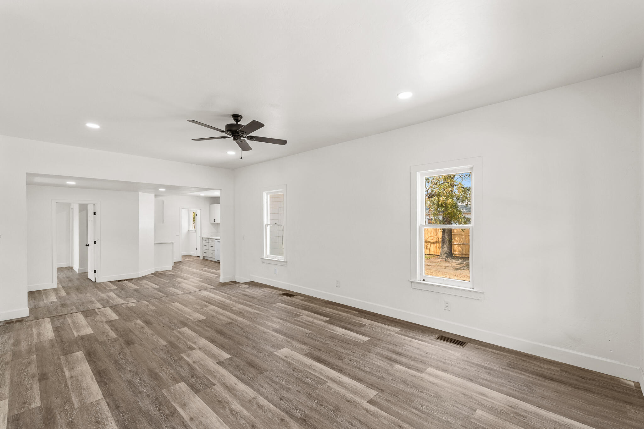 1328 N Redington St, Hanford, CA 93230