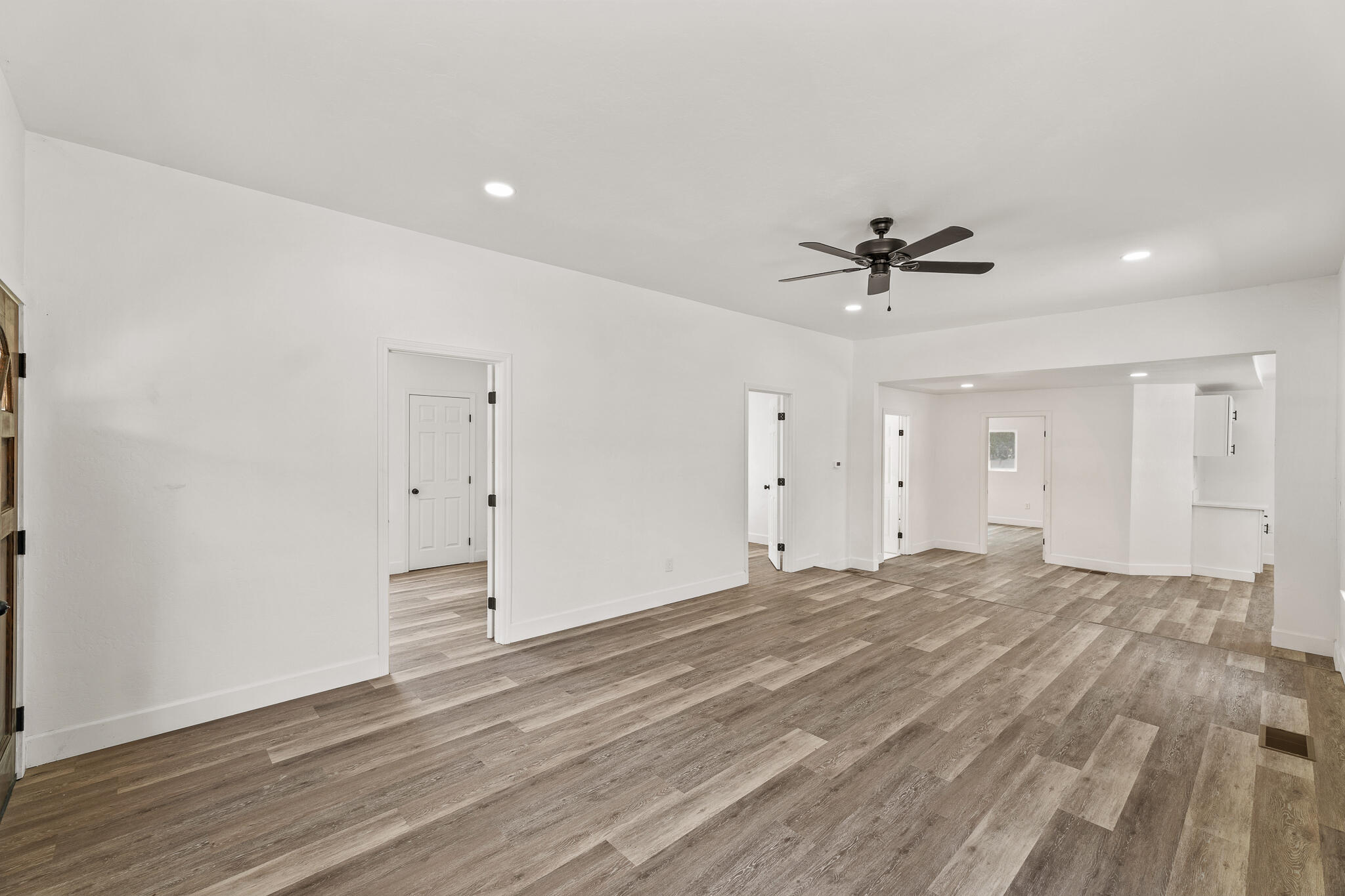 1328 N Redington St, Hanford, CA 93230