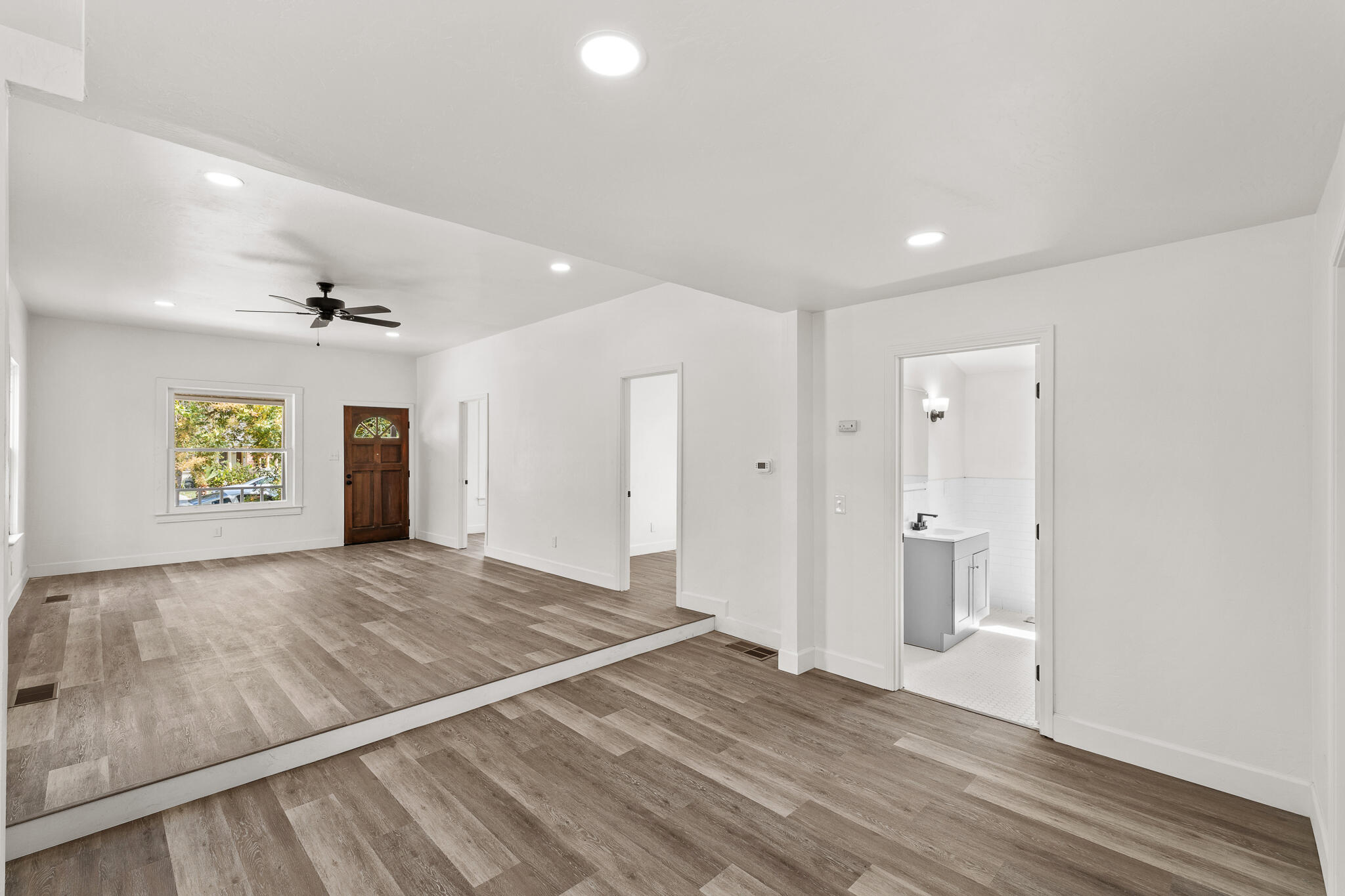 1328 N Redington St, Hanford, CA 93230