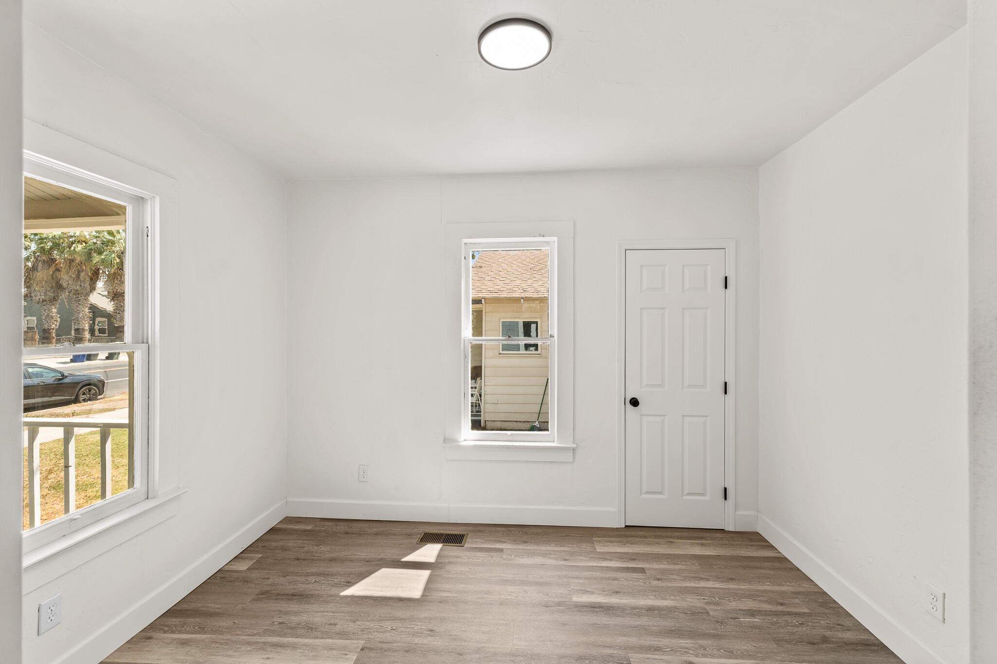 1328 N Redington St, Hanford, CA 93230