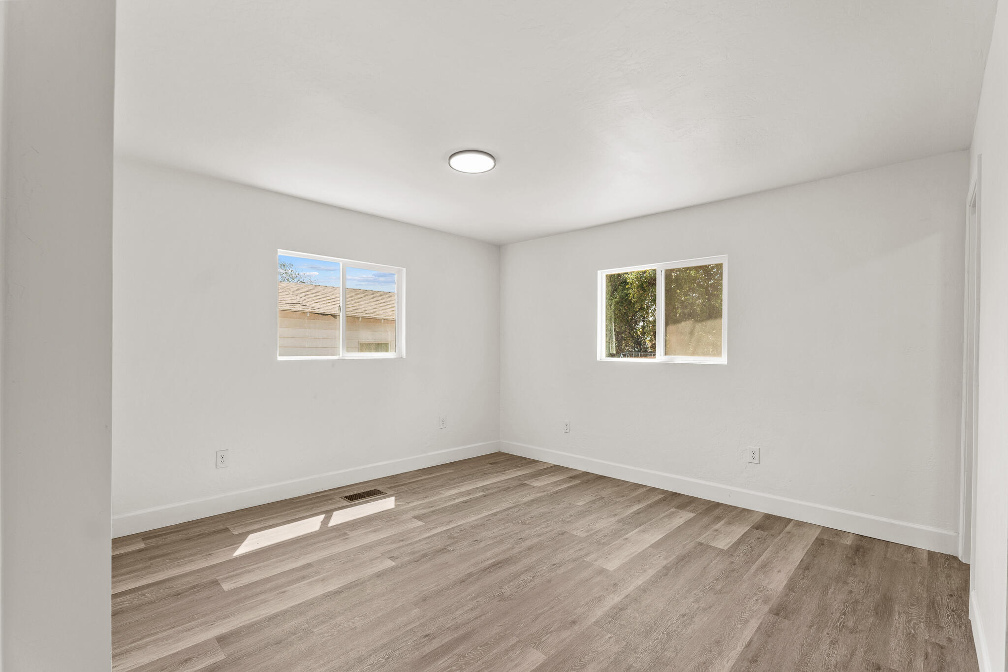 1328 N Redington St, Hanford, CA 93230