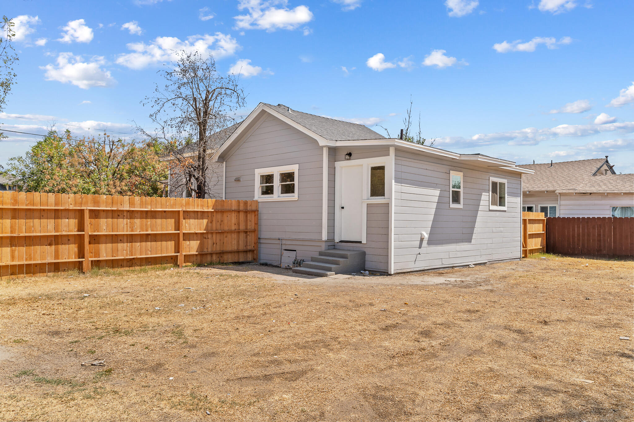 1328 N Redington St, Hanford, CA 93230