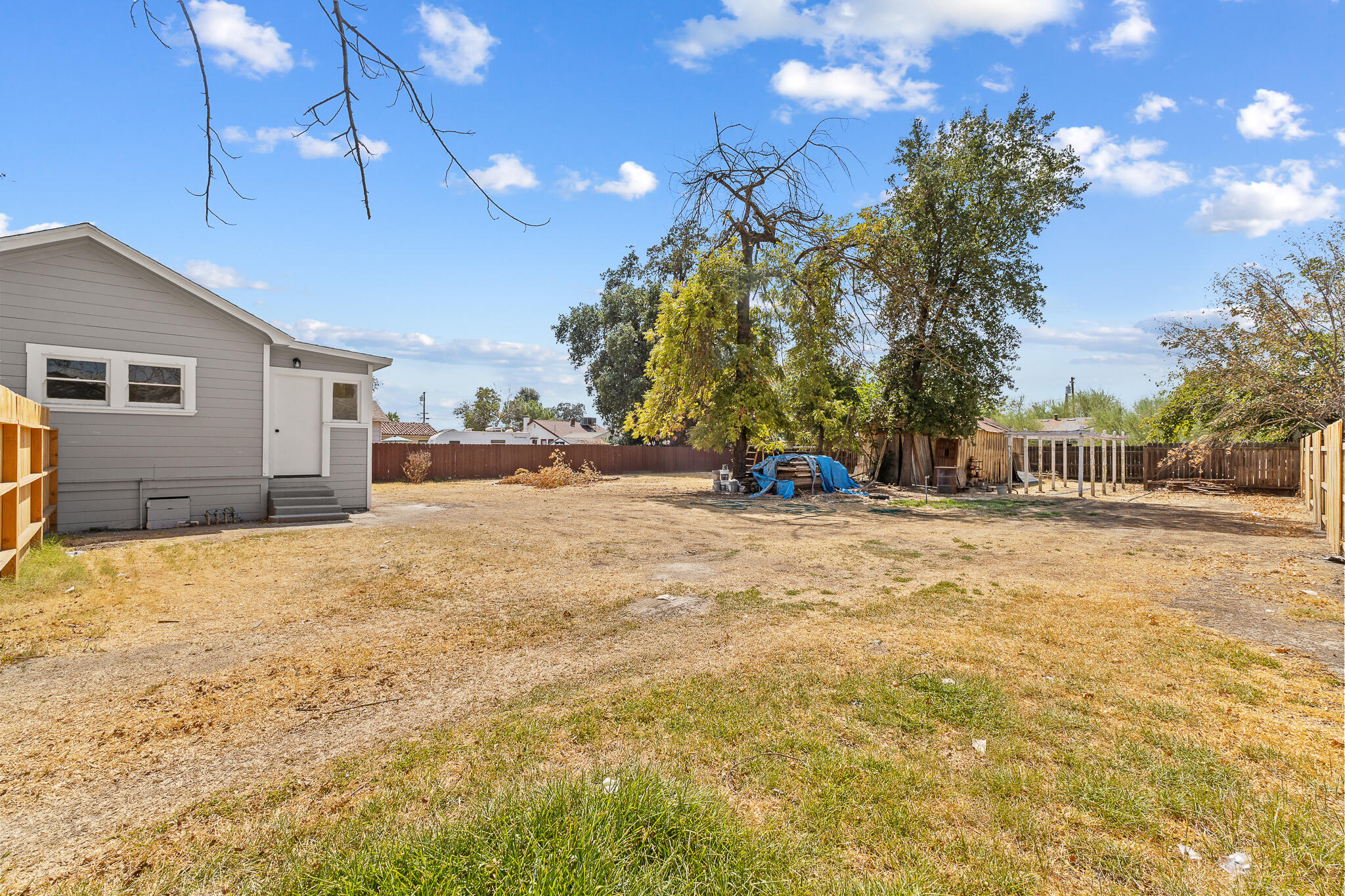 1328 N Redington St, Hanford, CA 93230