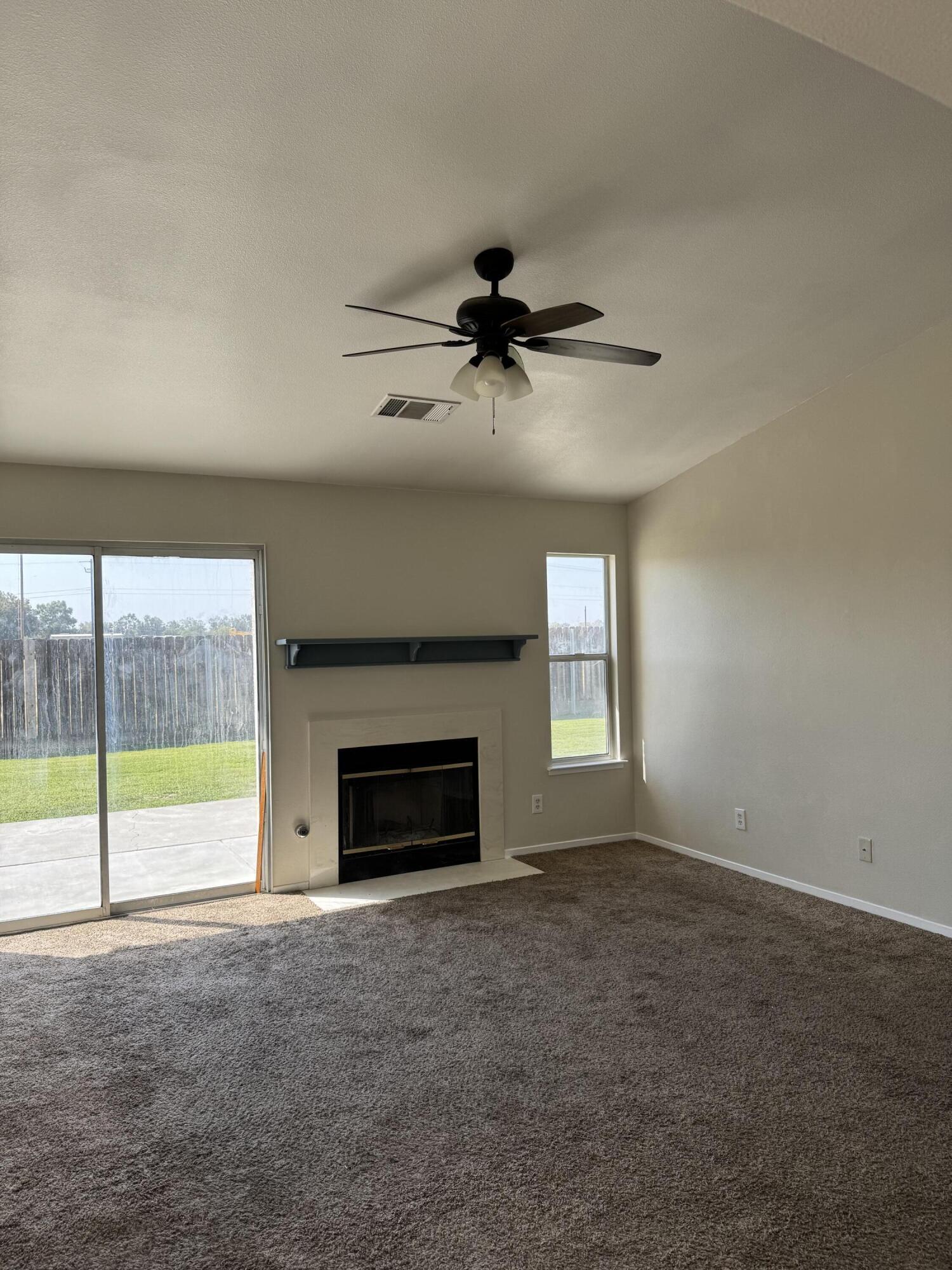 1205 Hawthorn St, Hanford, CA 93230