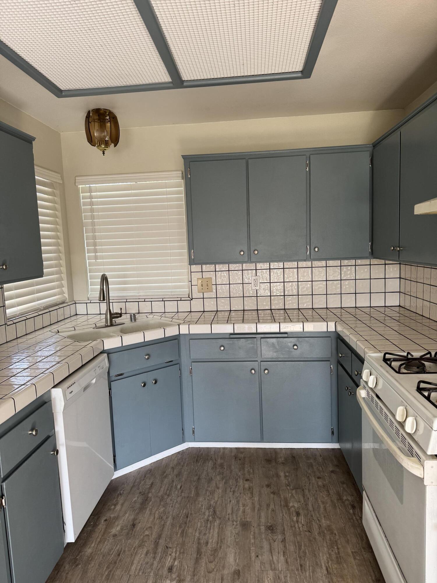 1205 Hawthorn St, Hanford, CA 93230