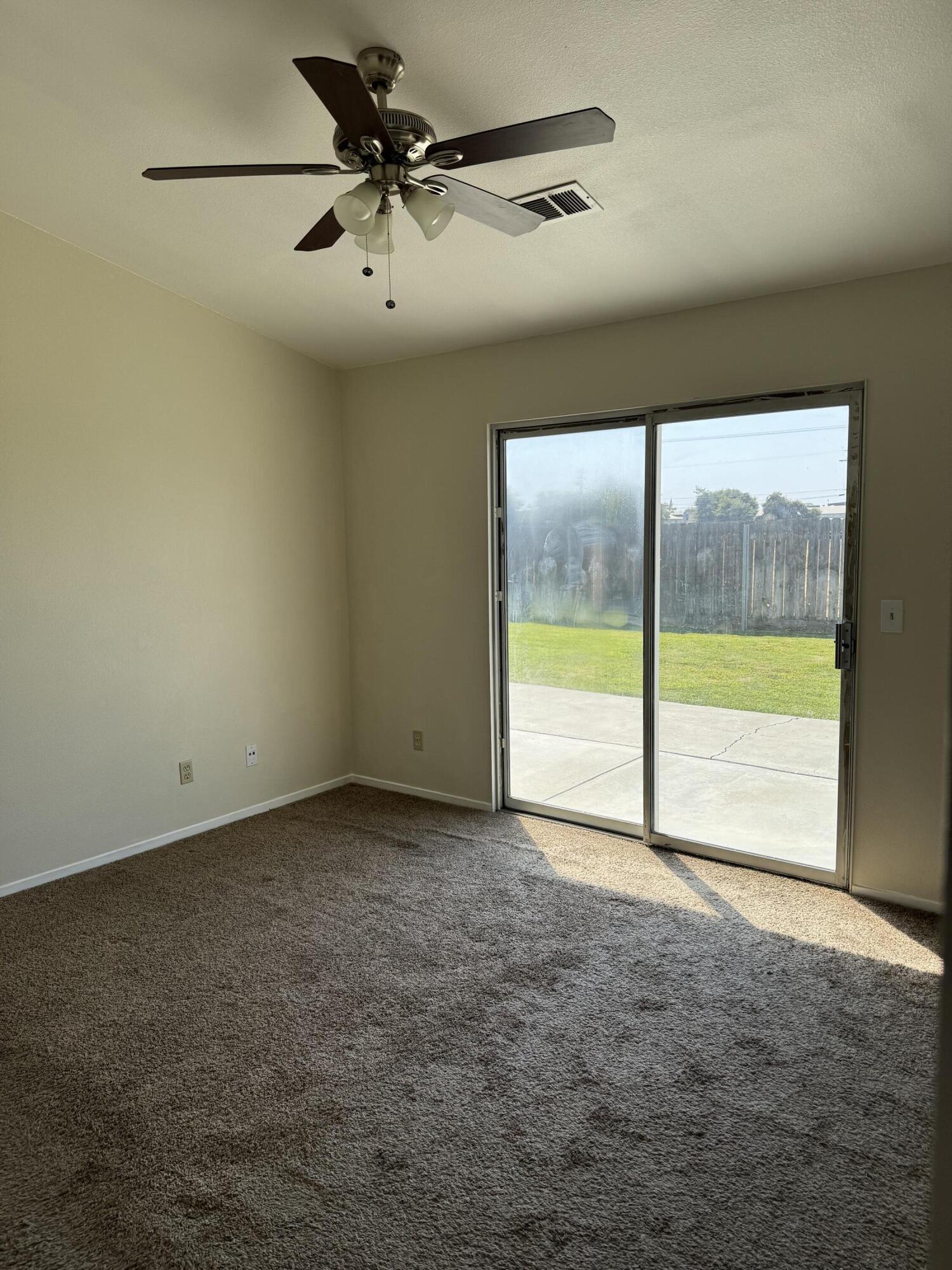 1205 Hawthorn St, Hanford, CA 93230