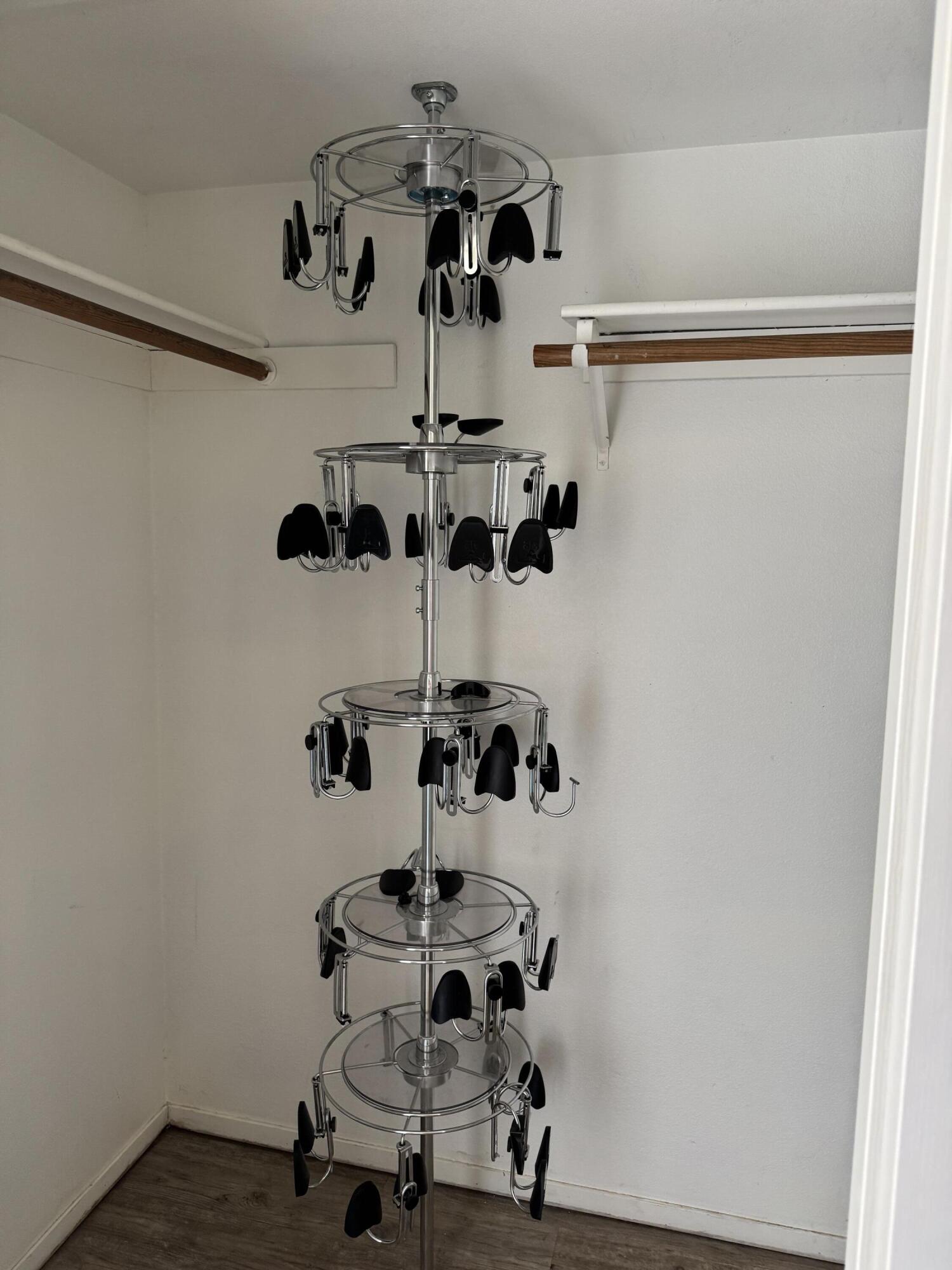 1205 Hawthorn St, Hanford, CA 93230