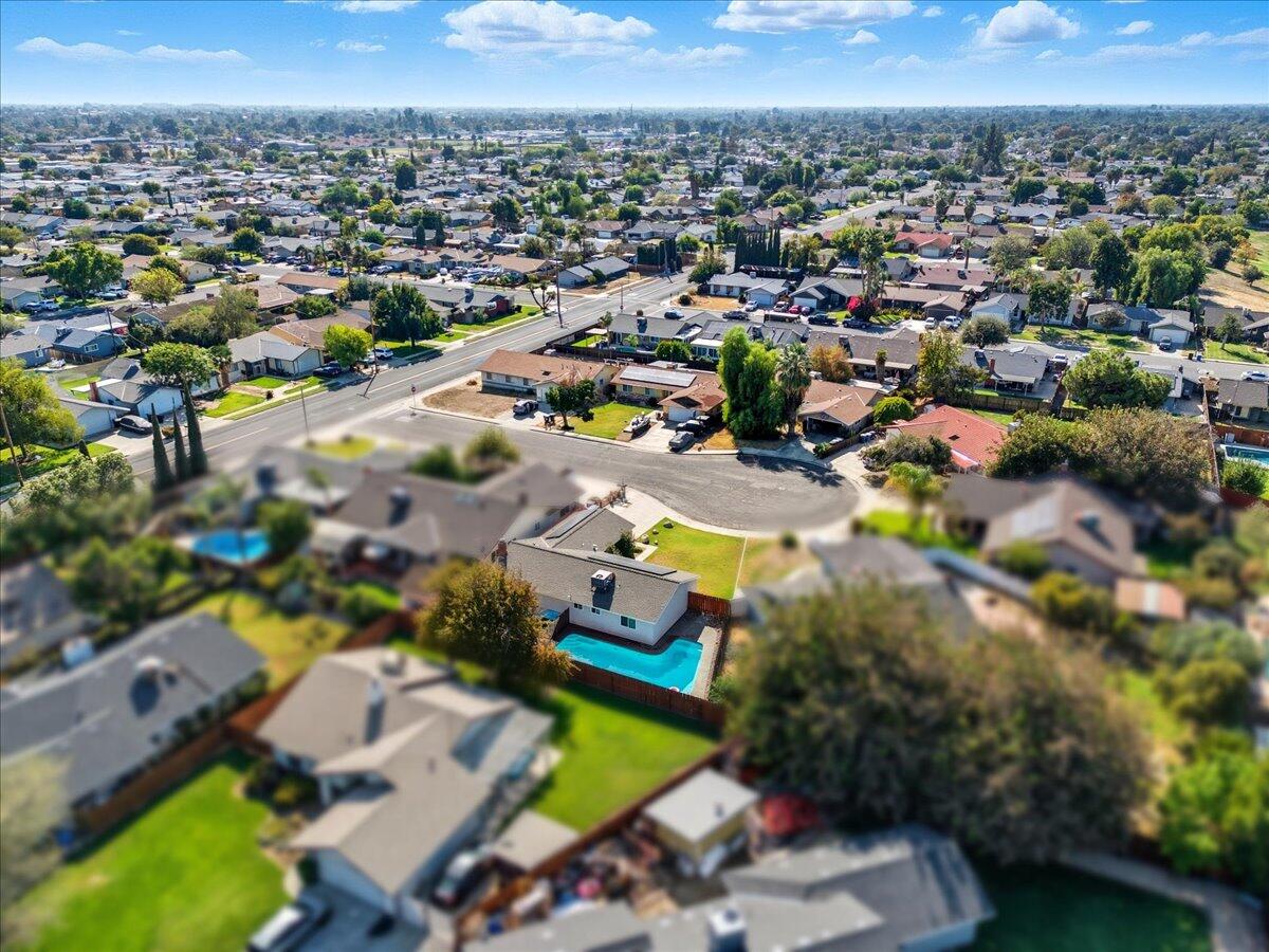 2123 Cottonwood Ct, Hanford, CA 93230