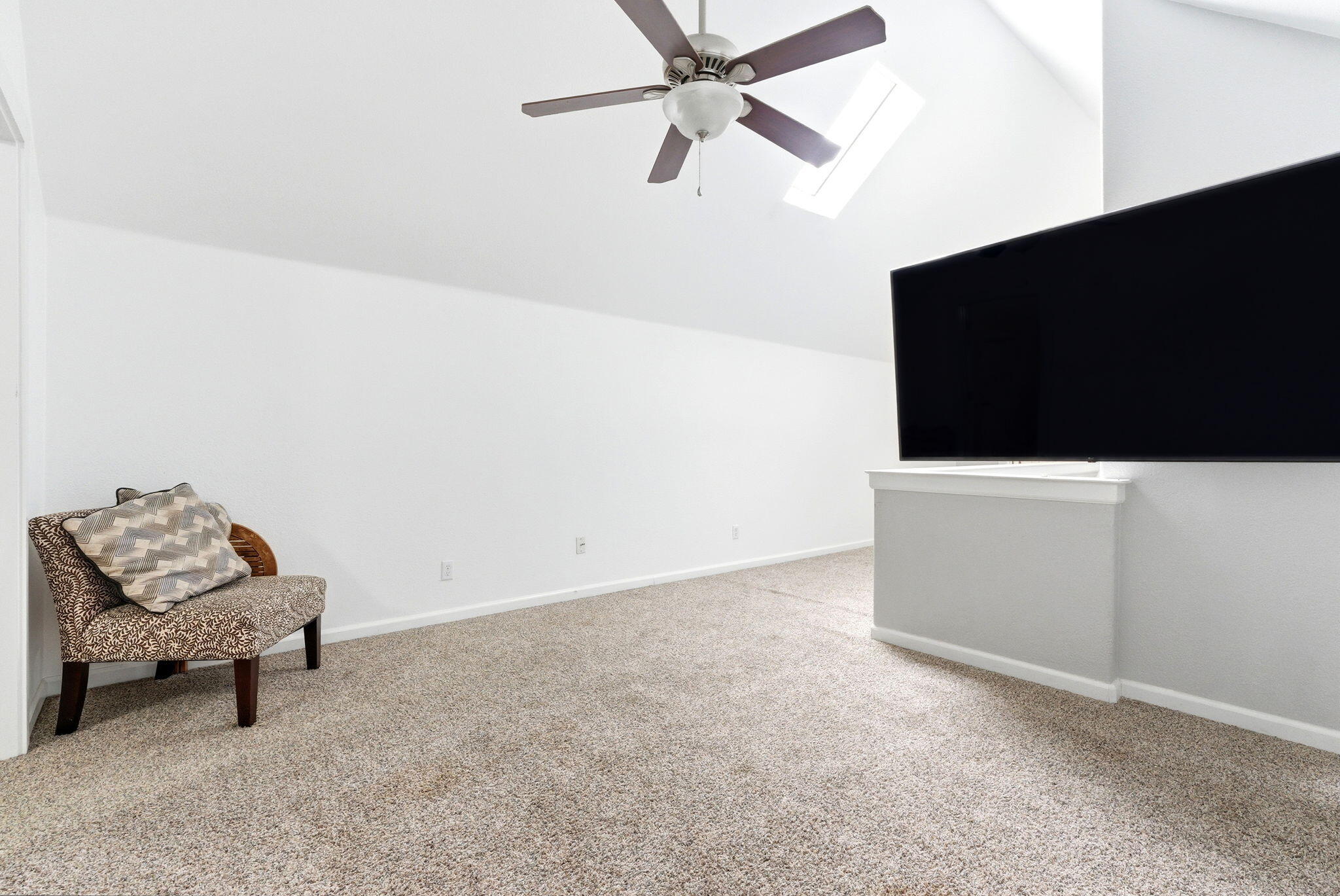 1250 N Harris St, Hanford, CA 93230