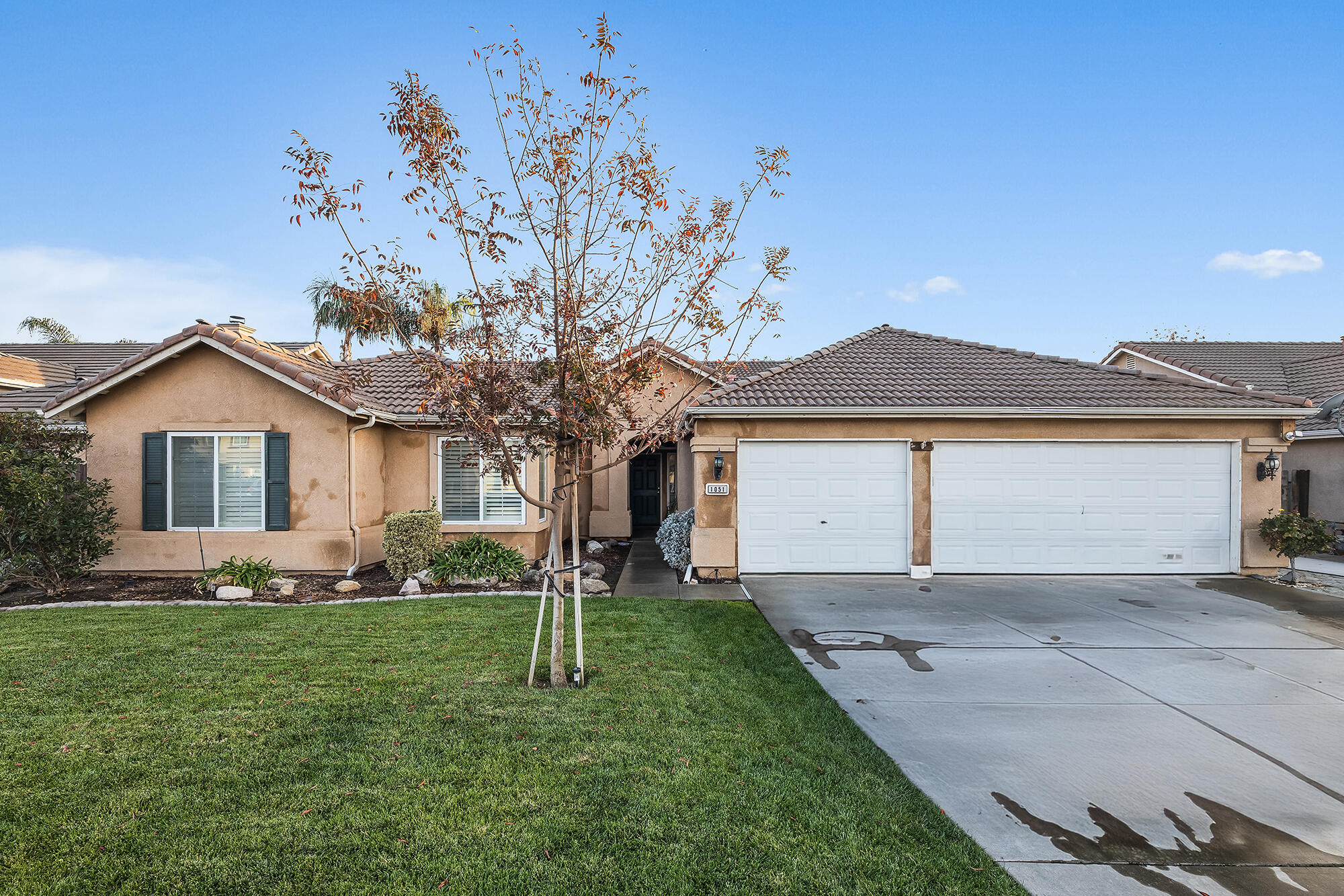1051 W Pepper Dr, Hanford, CA 93230