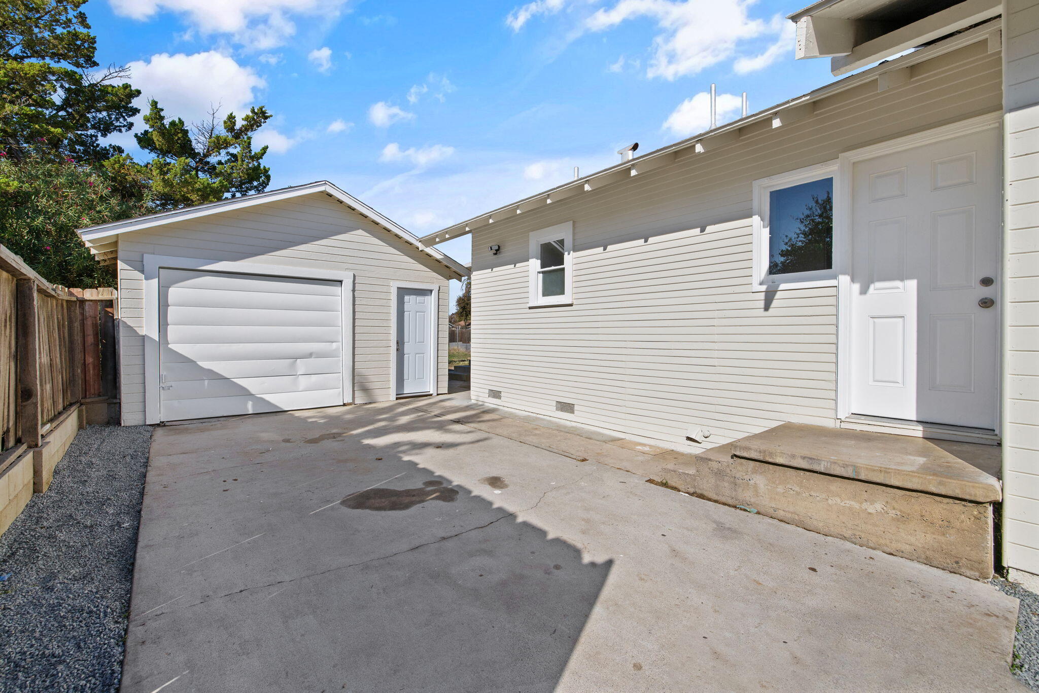 1404 Kaweah St, Hanford, CA 93230