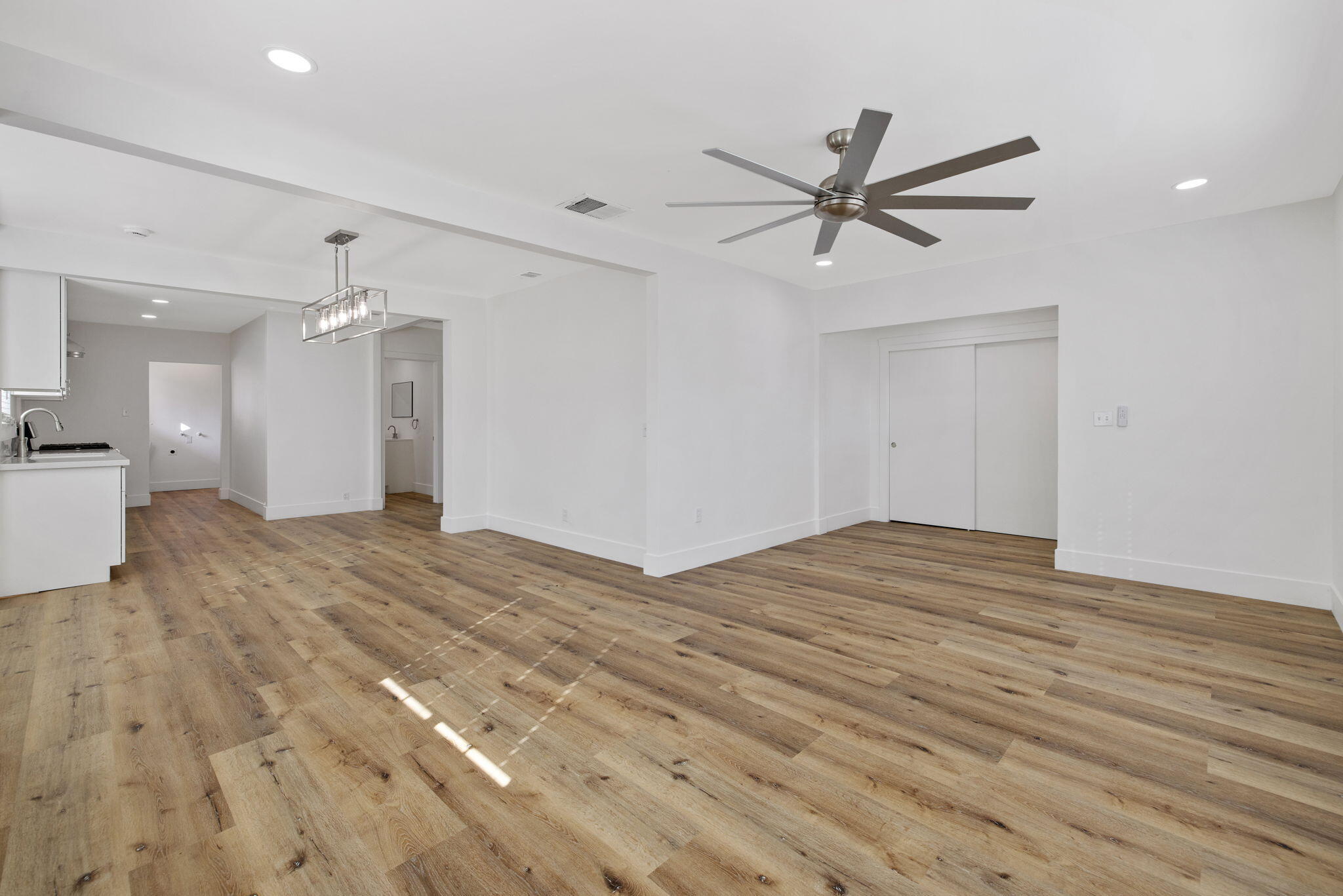 1404 Kaweah St, Hanford, CA 93230