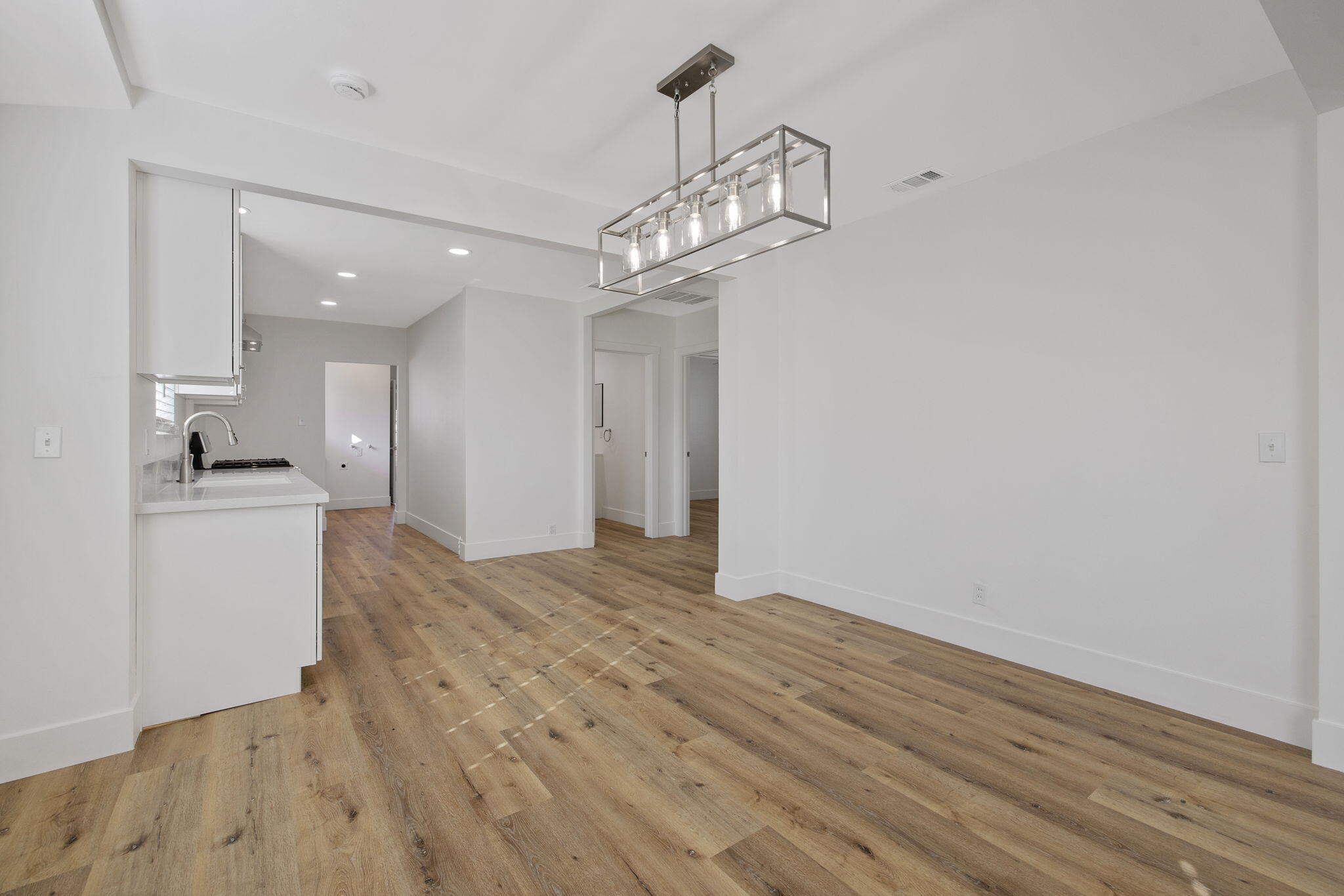 1404 Kaweah St, Hanford, CA 93230